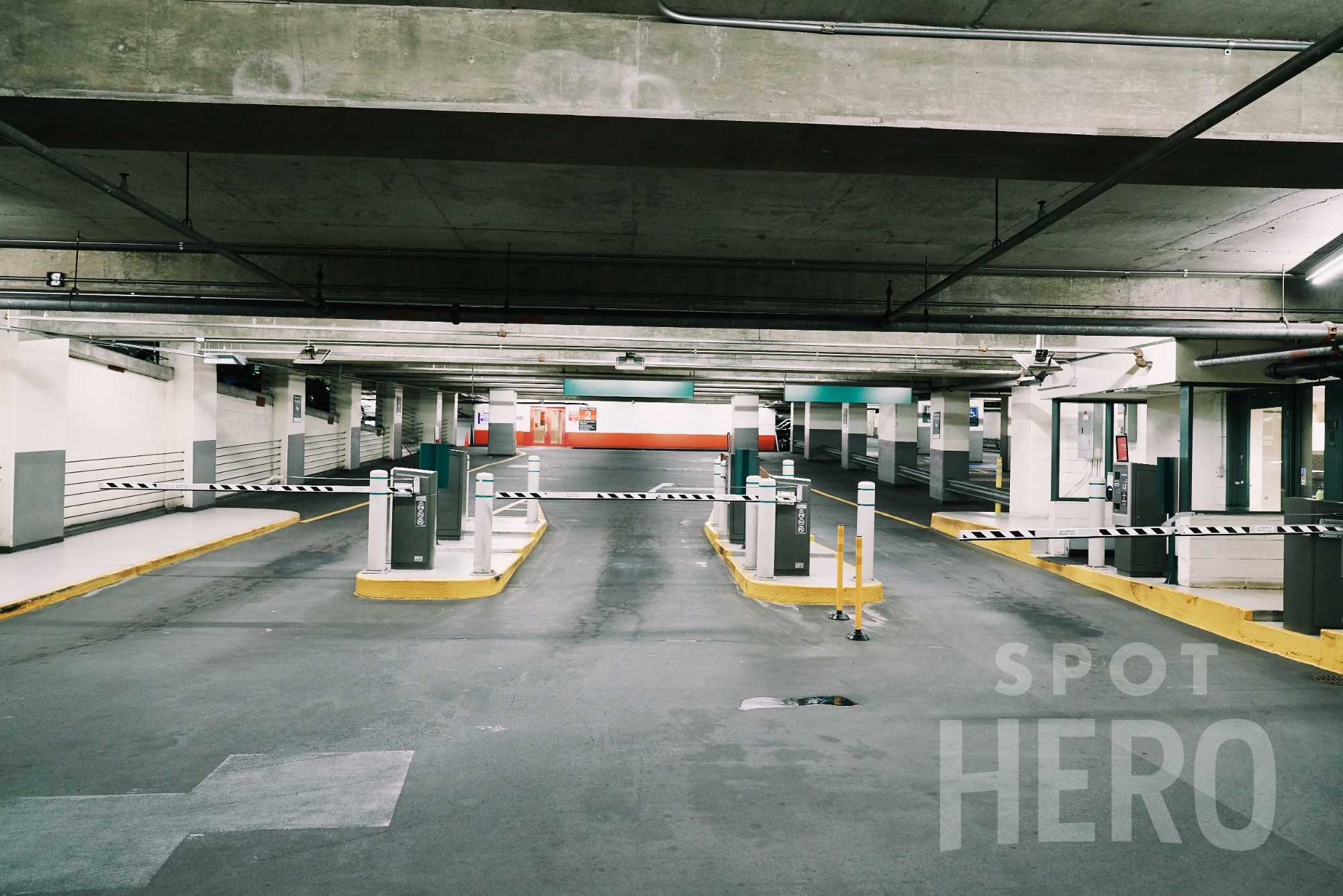 500 West Monroe Street Parking