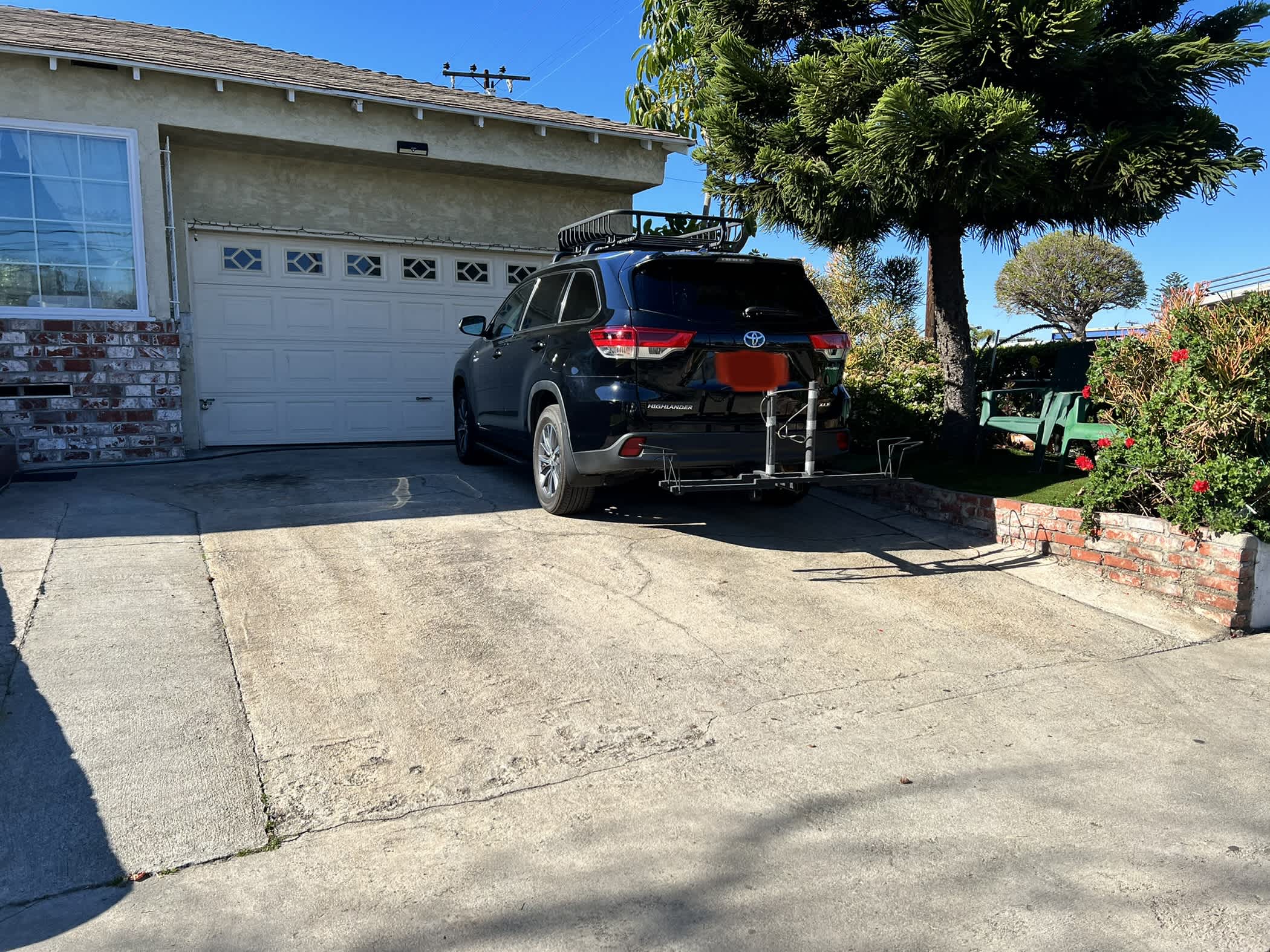 800 East La Palma Drive Parking