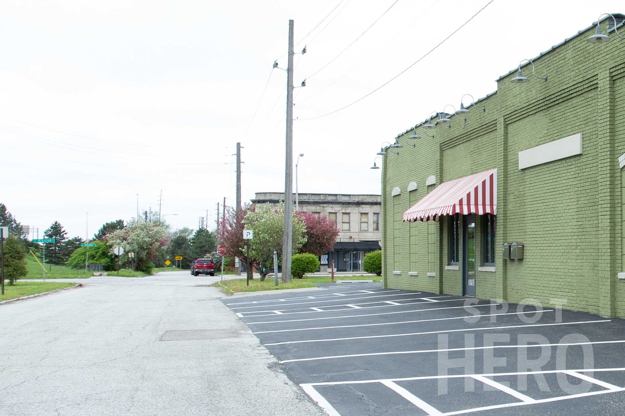 12 East Ray Street Parking