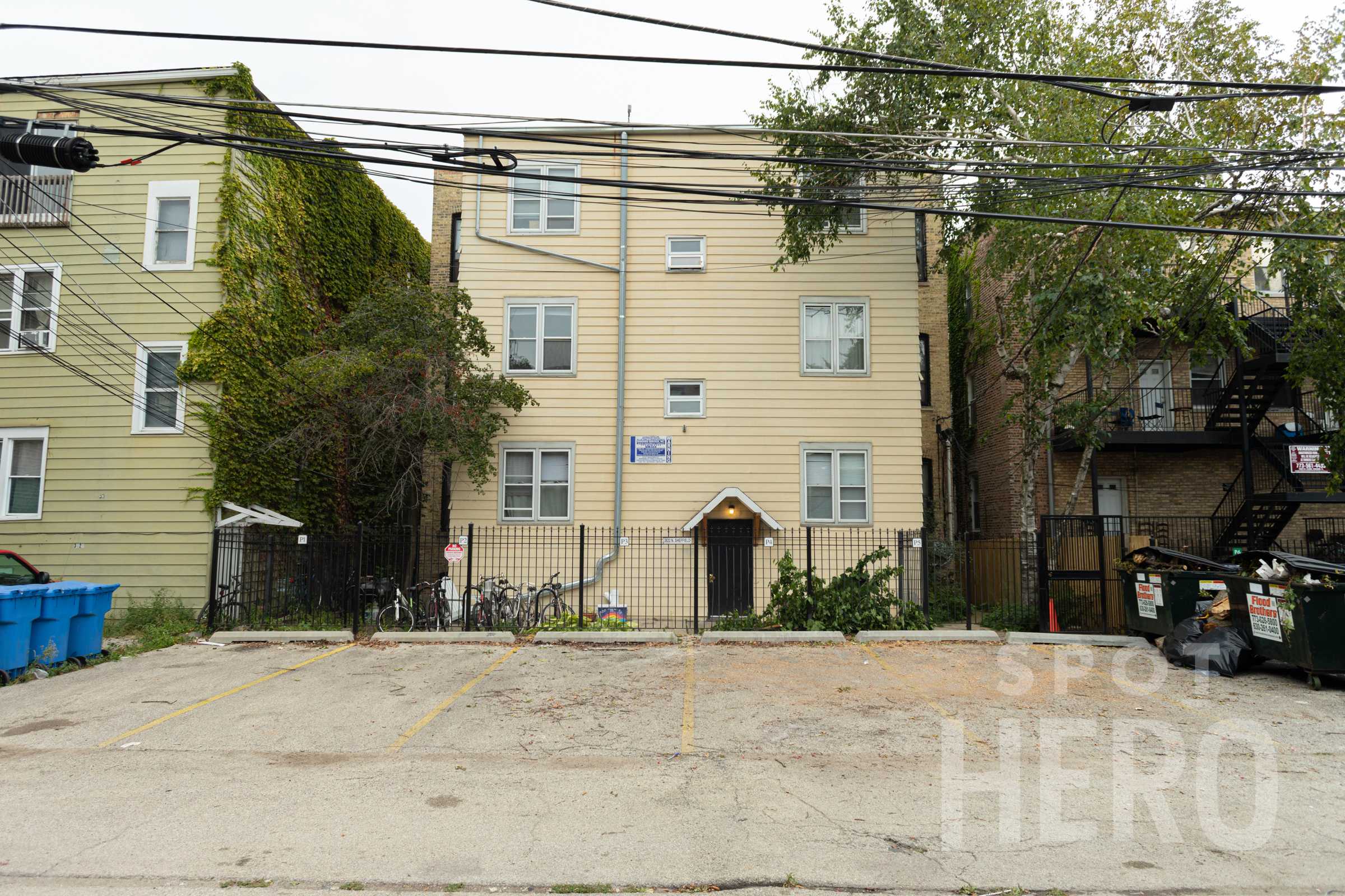 3822 North Sheffield Avenue Parking