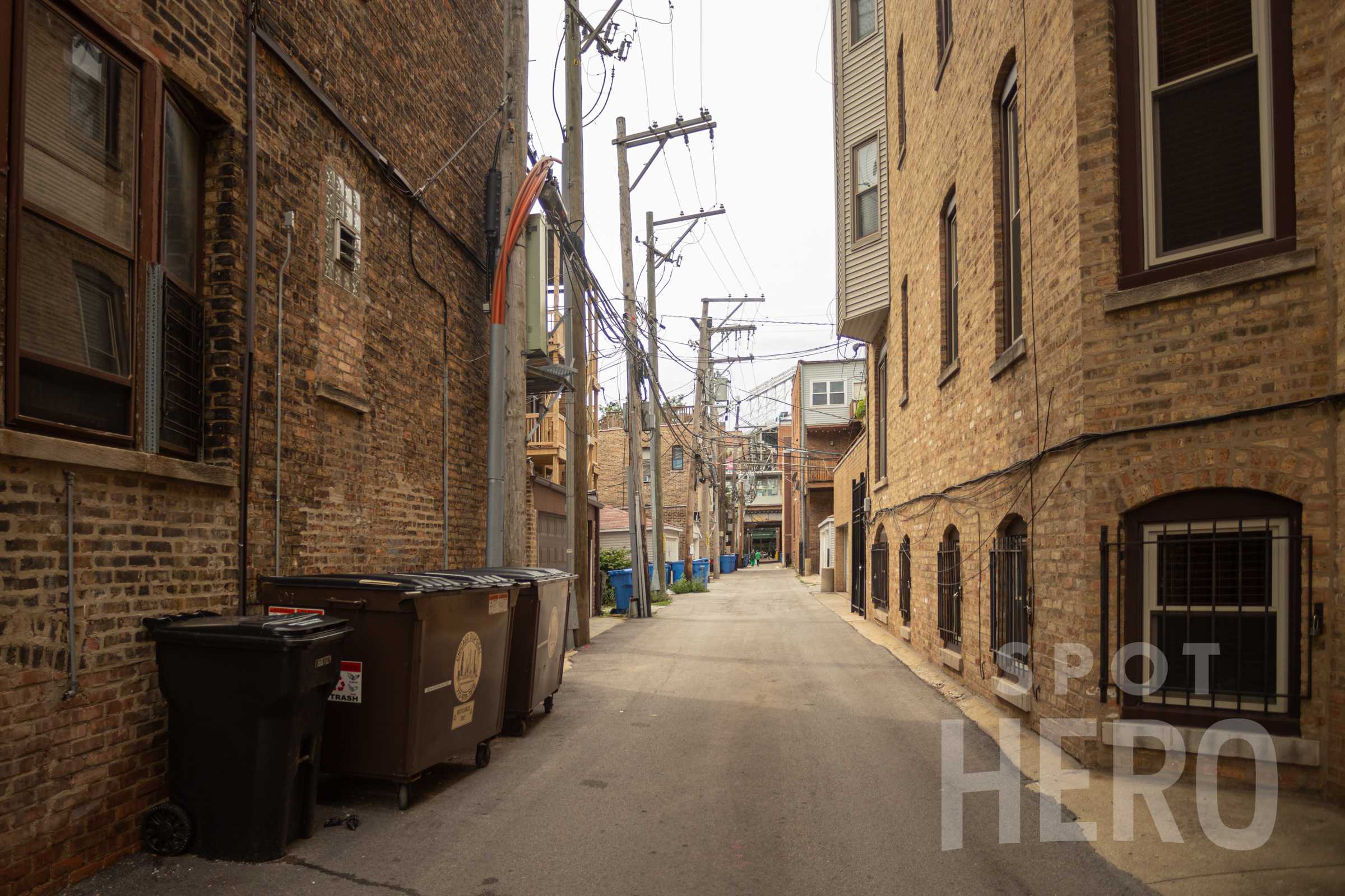 910 West Addison Street Parking