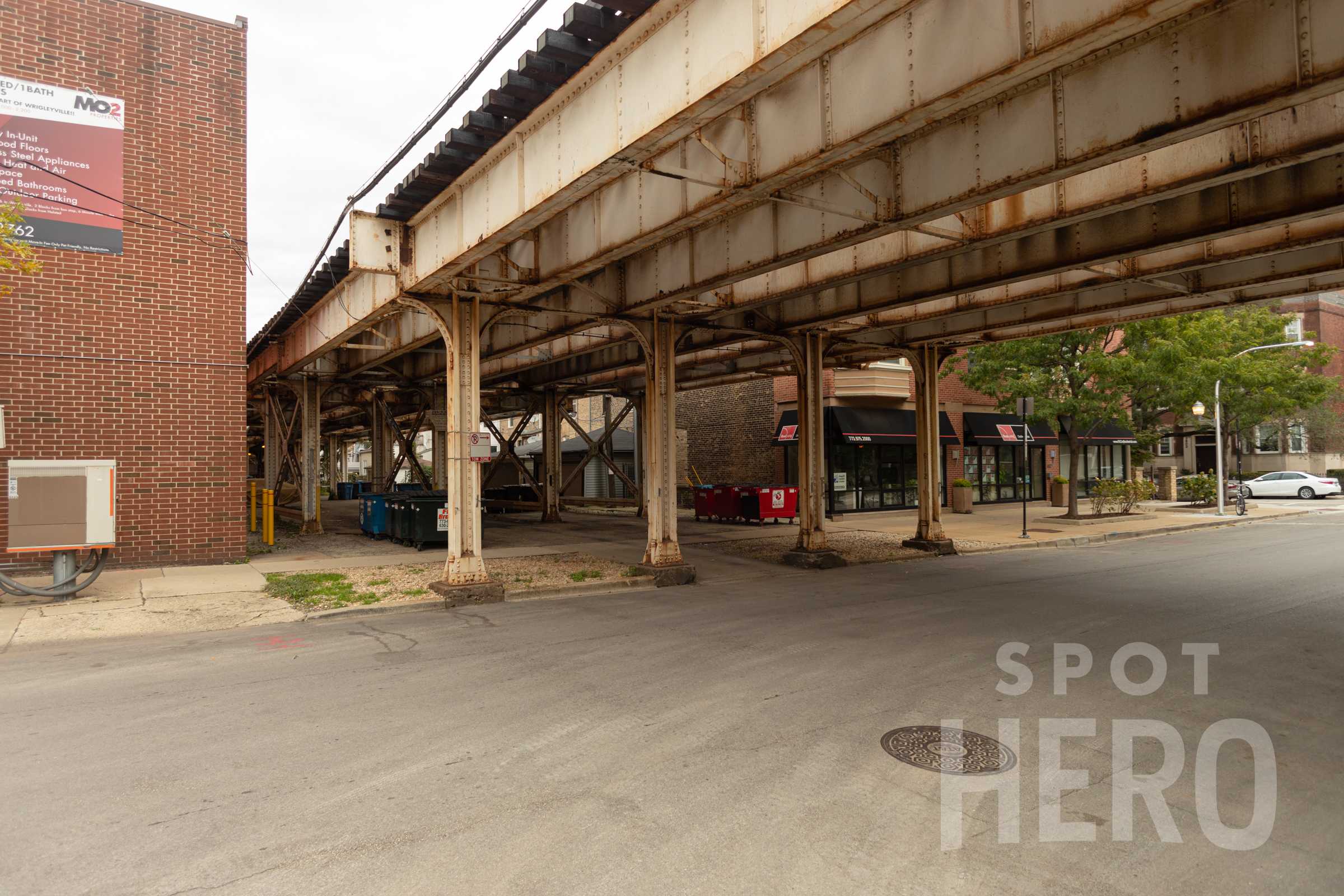 3814 North Wilton Avenue Parking