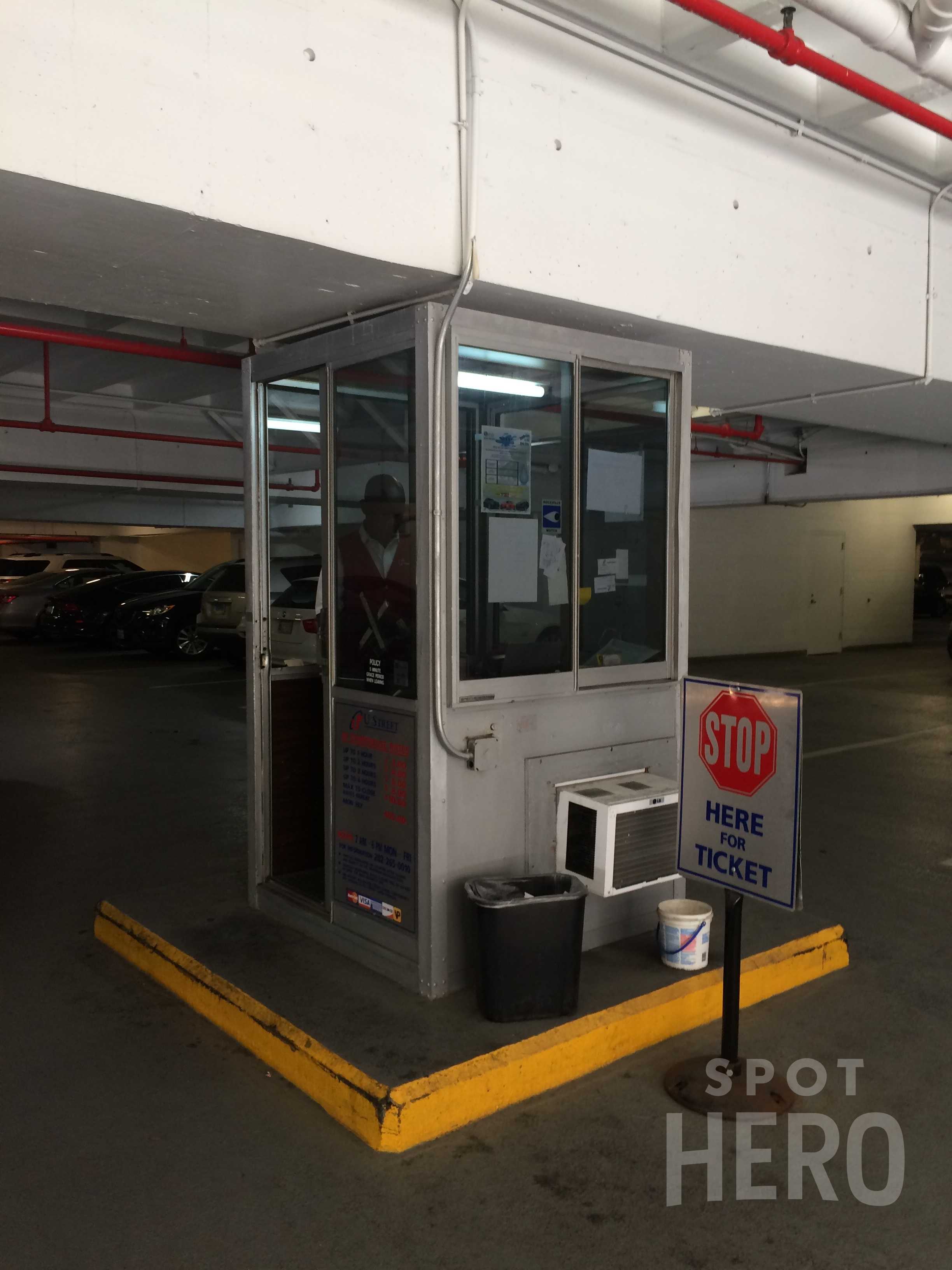 109 East Middle Lane Parking