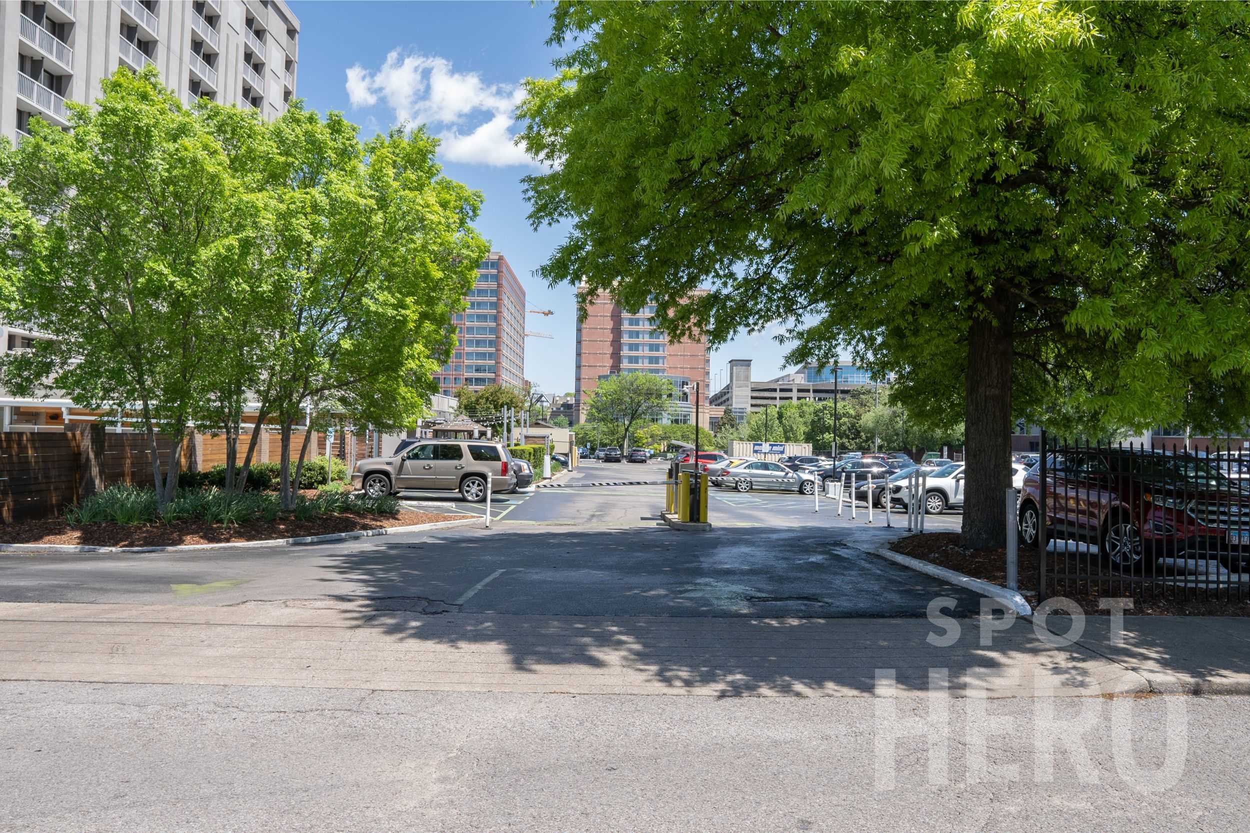 2613 West End Avenue Parking