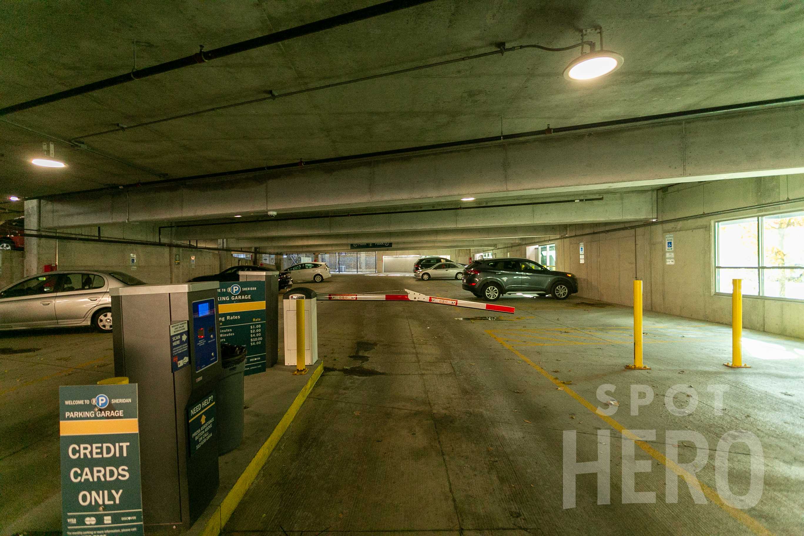 7317 North Sheridan Road Parking