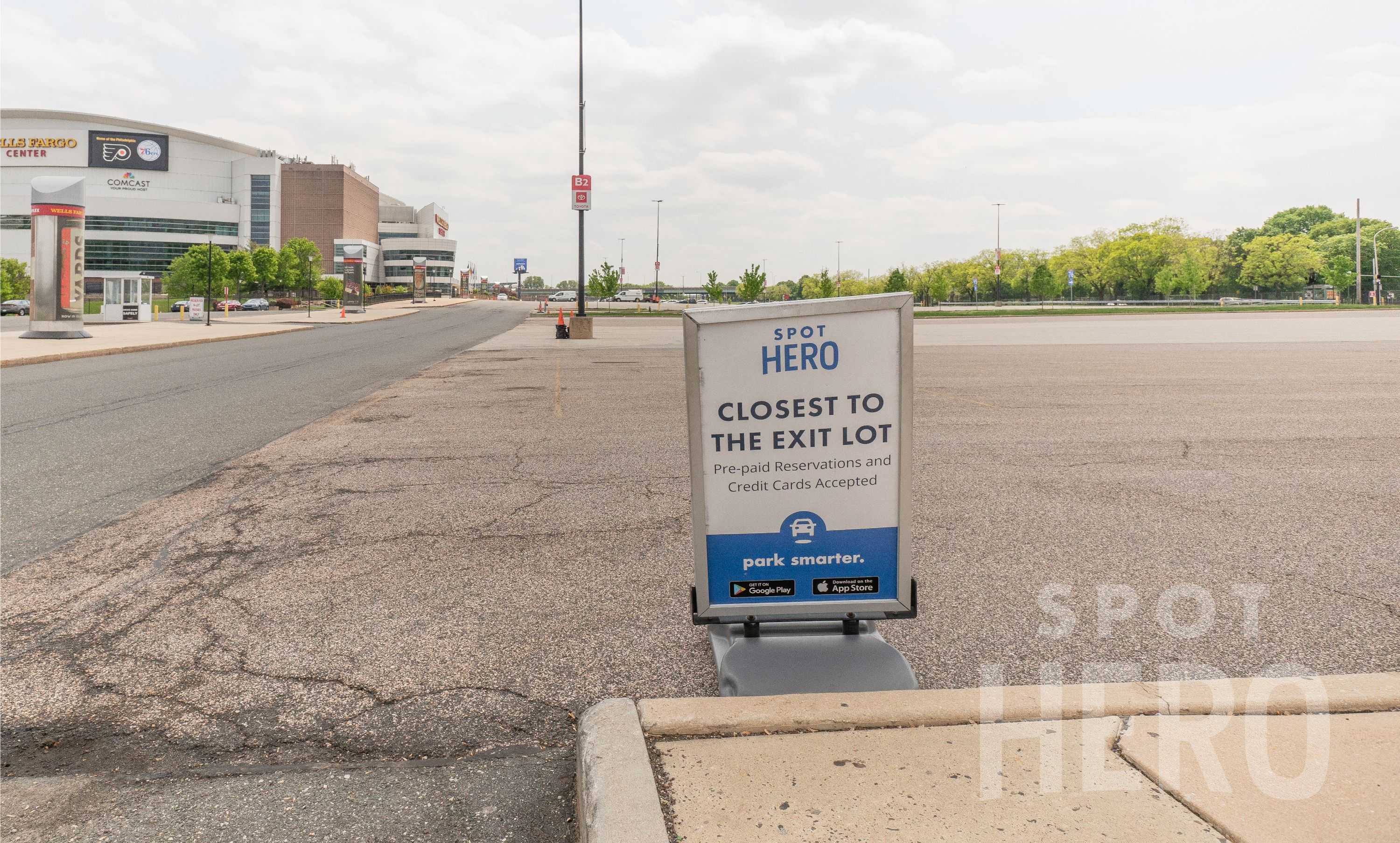 Wells Fargo Center parking lots will no longer accept cash