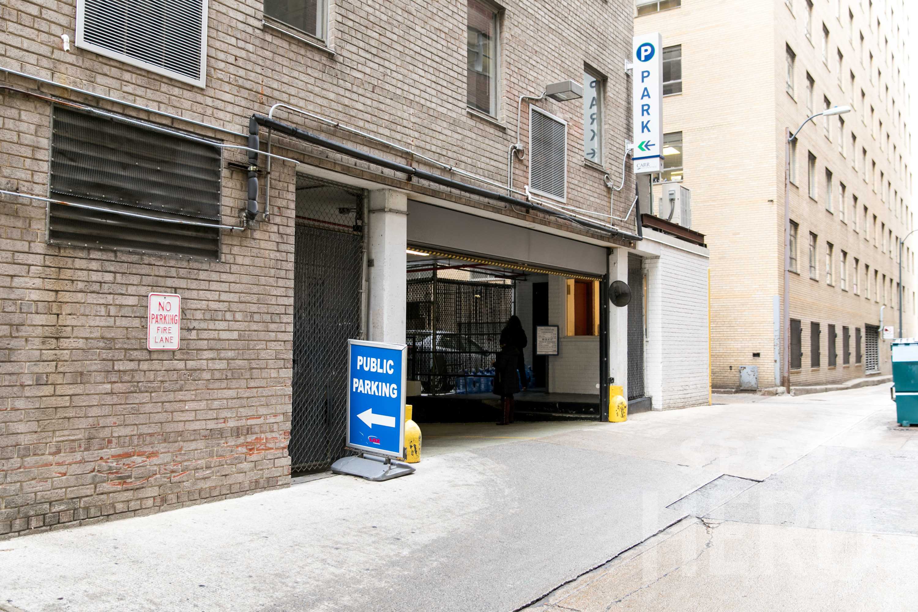 1025 Vermont Avenue Northwest Parking