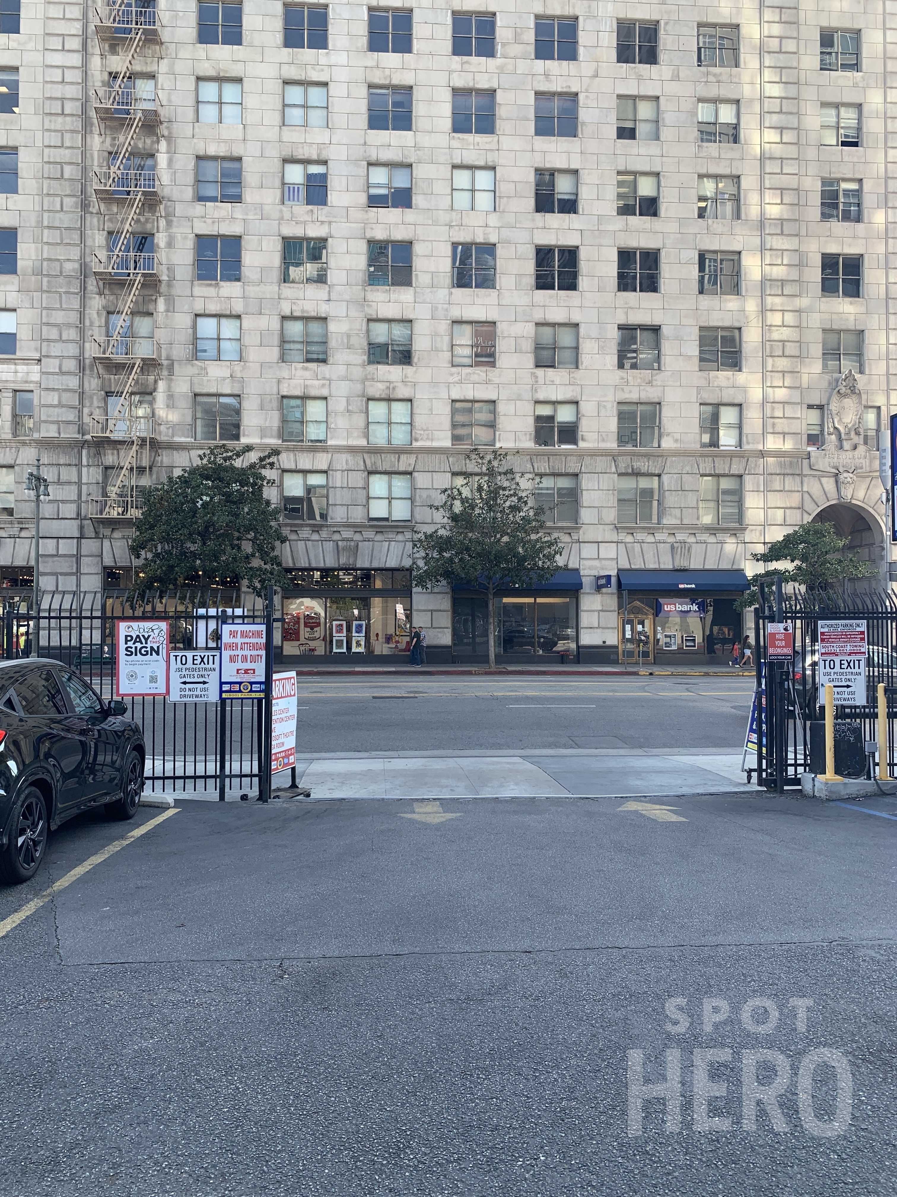 951 Flower Street Parking