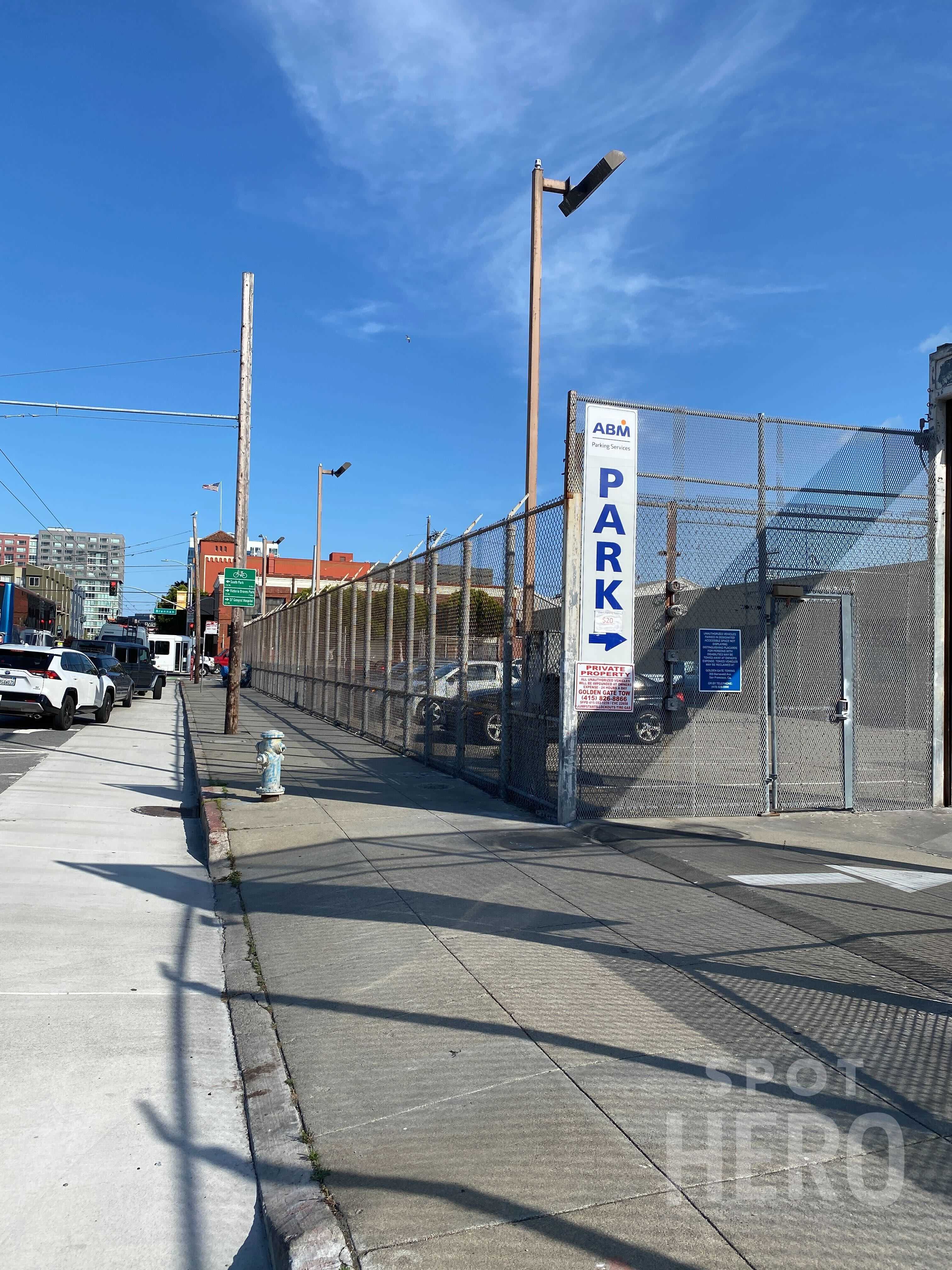 572 5th Street Parking