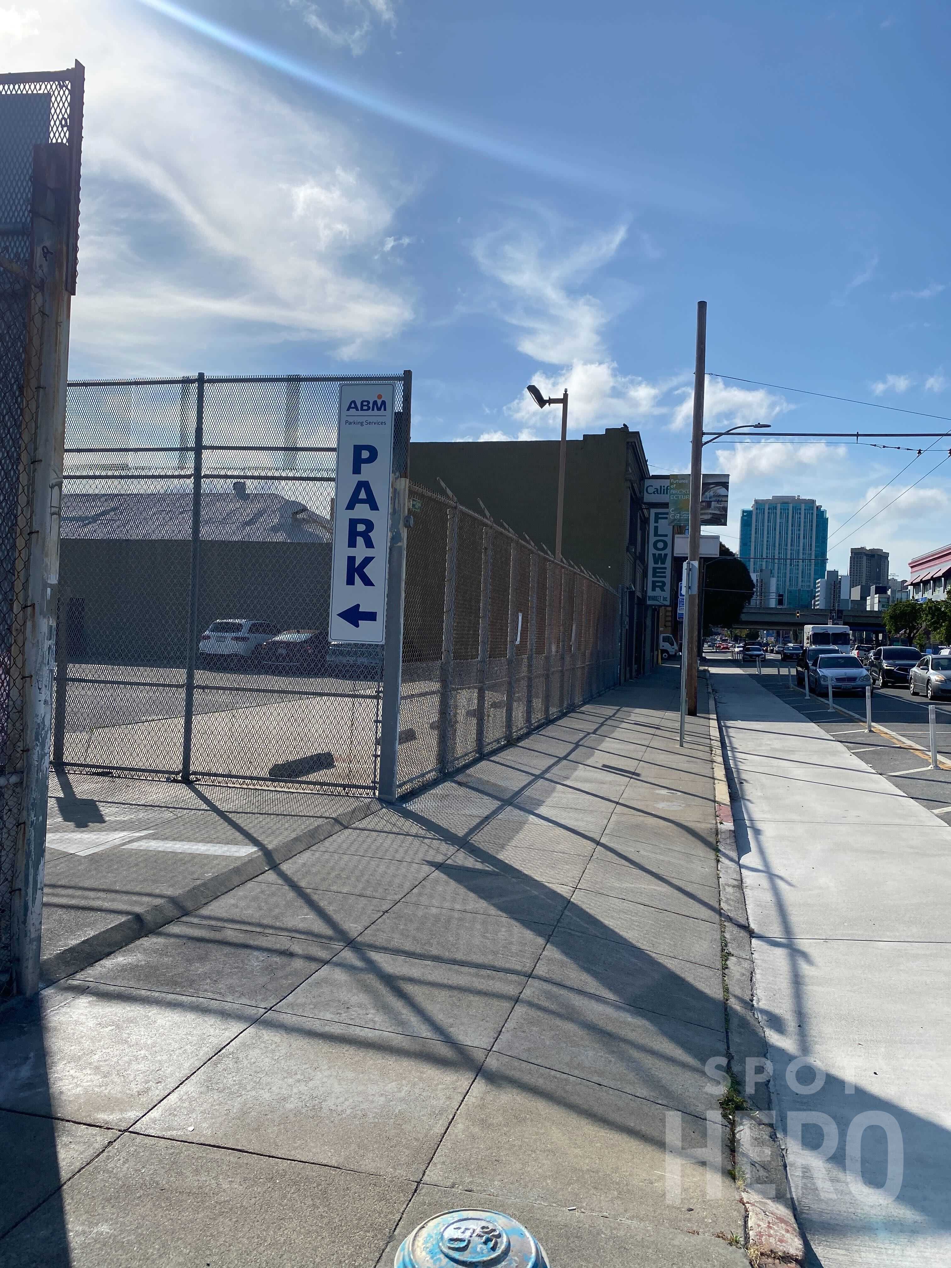 572 5th Street Parking