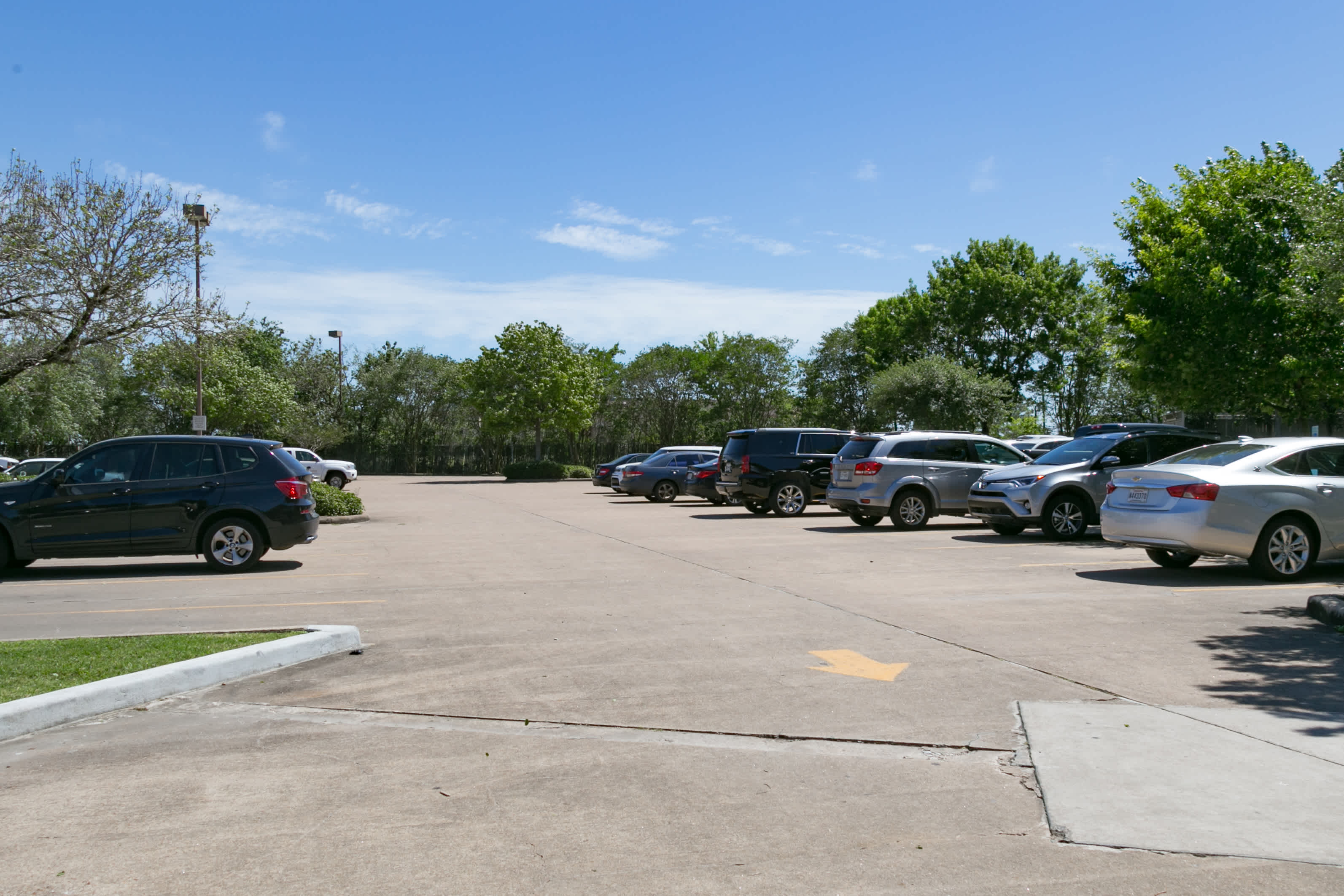 Hobby Airport Parking | Daily Rates From $3.70 | SpotHero