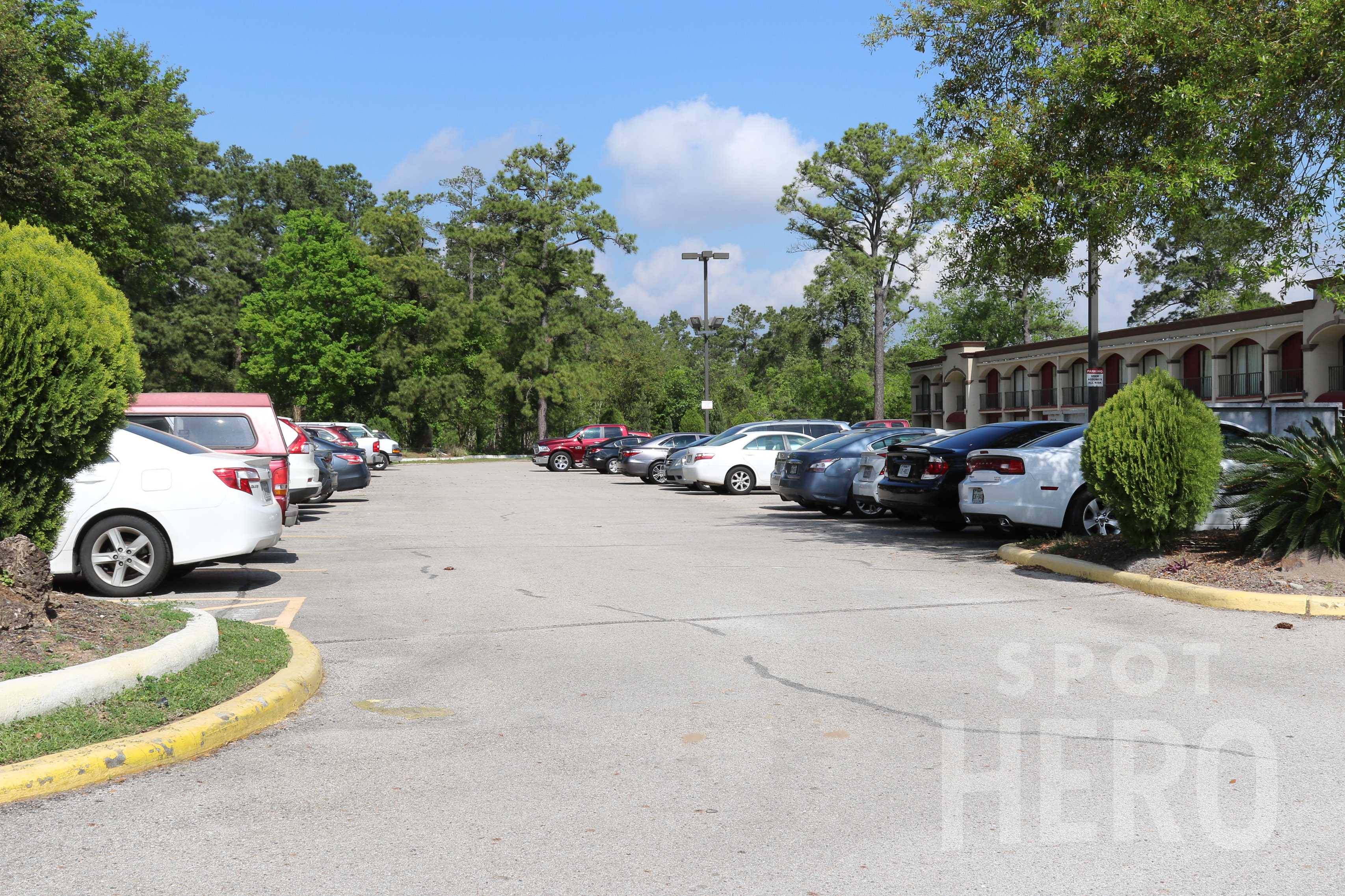 6115 Will Clayton Parkway Parking