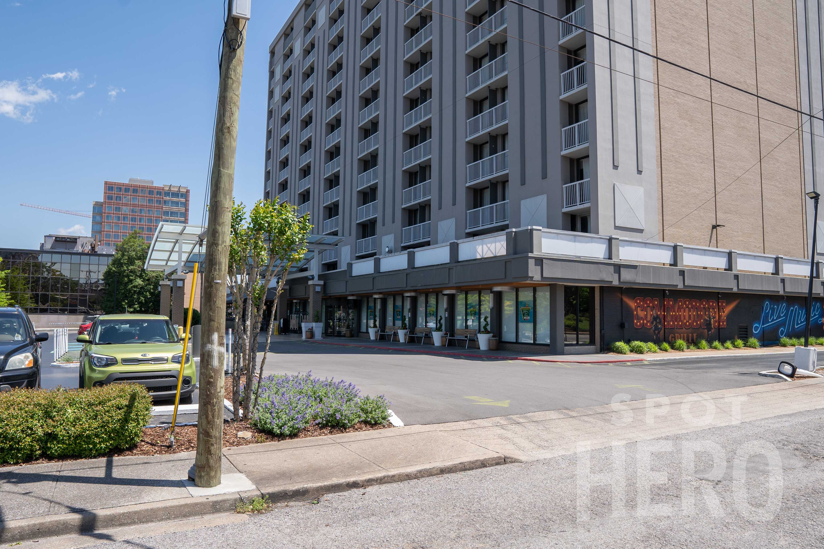 2613 West End Avenue Parking