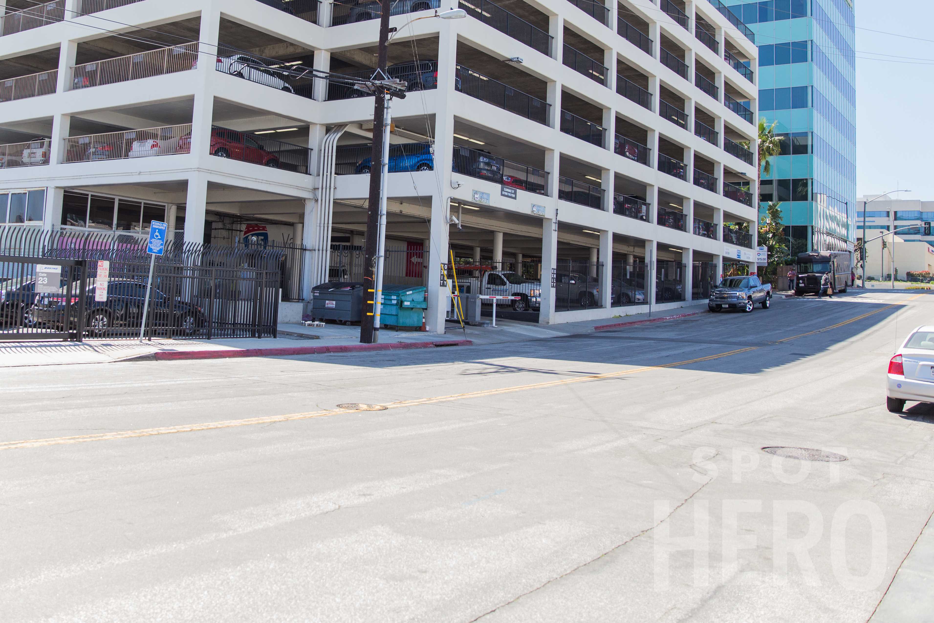LAX Parking | Daily Rates From $5 | SpotHero