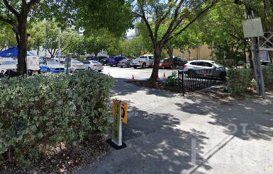 400 Collins Avenue Parking