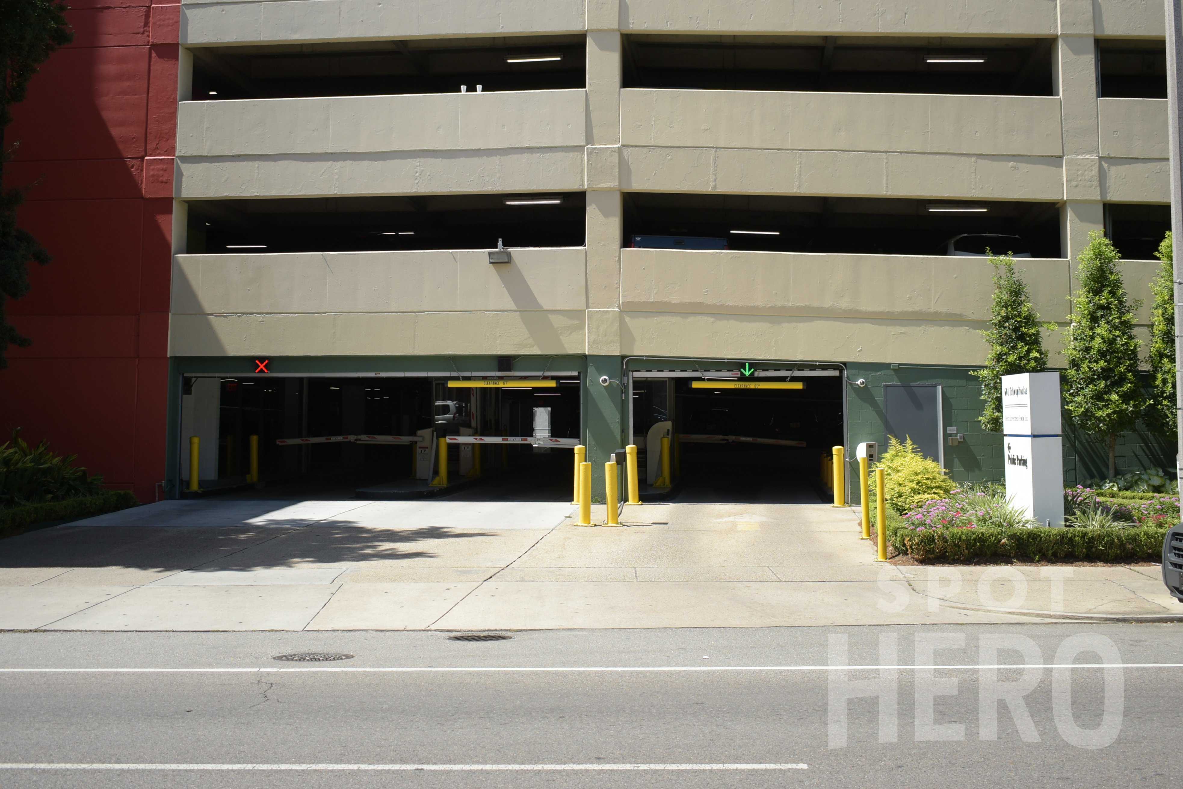 Fulton Street New Orleans Parking | SpotHero