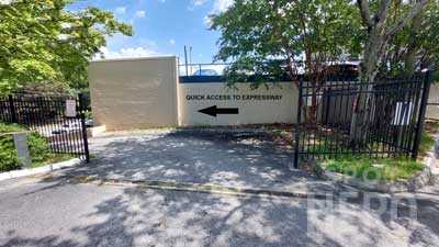 121 Linden Avenue Northeast Parking