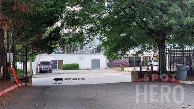 121 Linden Avenue Northeast Parking