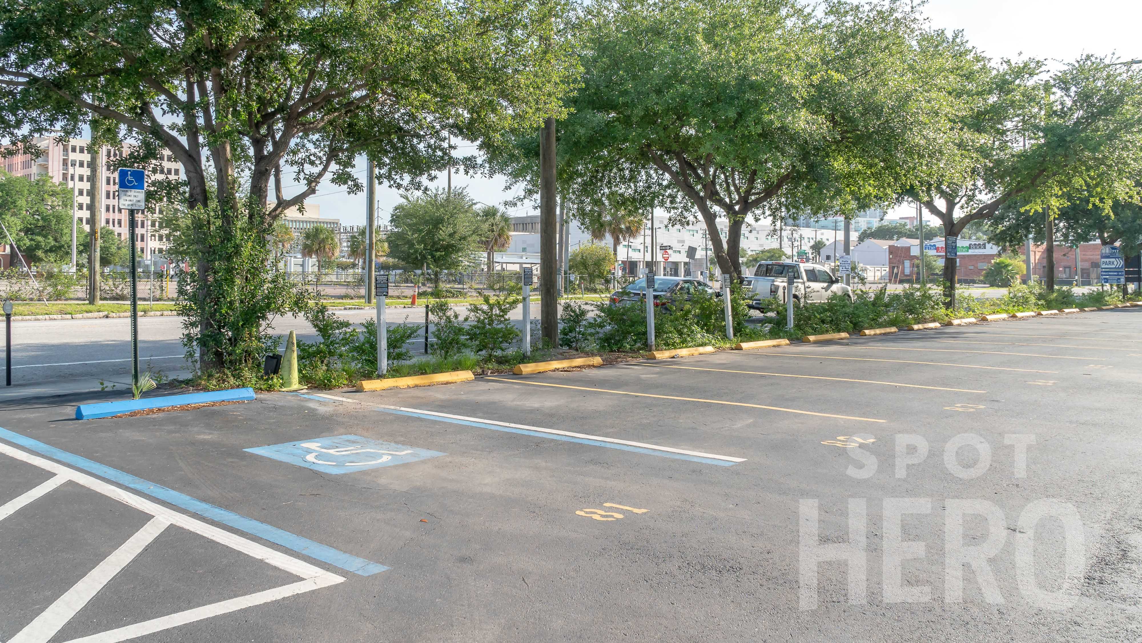 509 East Whiting Street Parking