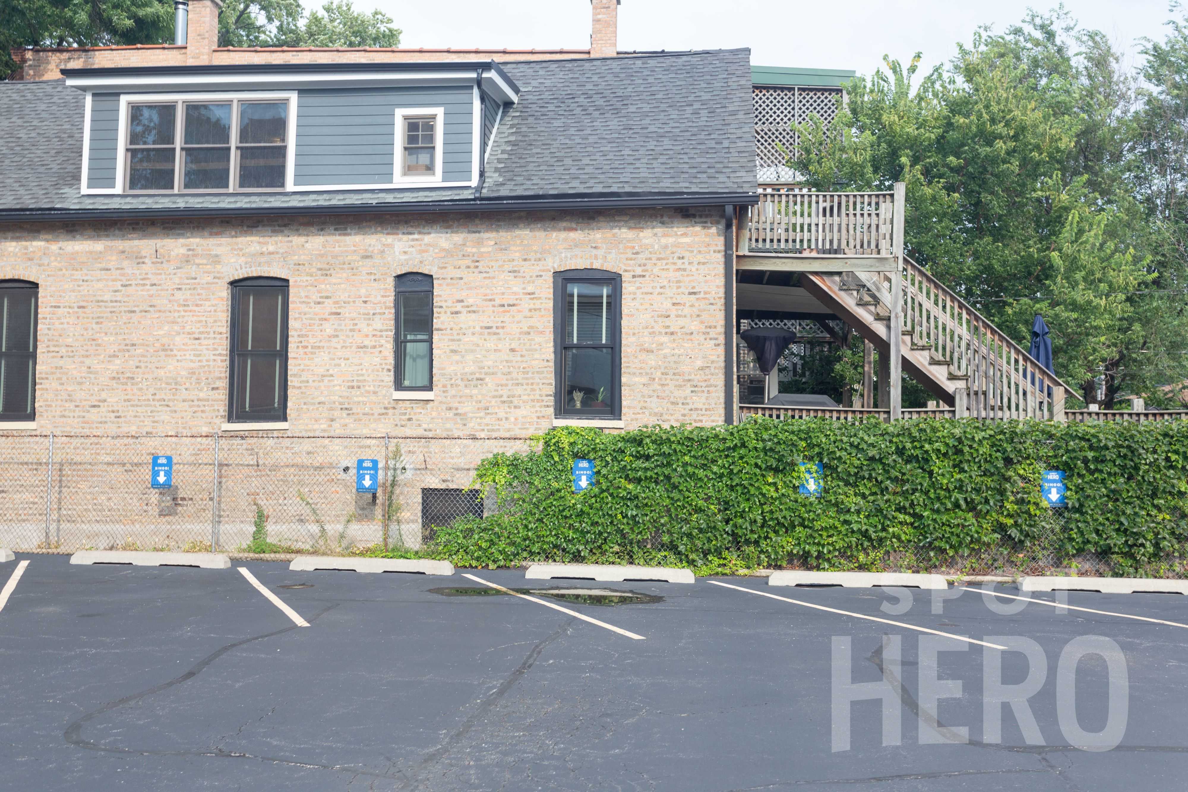1121 North Leavitt Street Parking