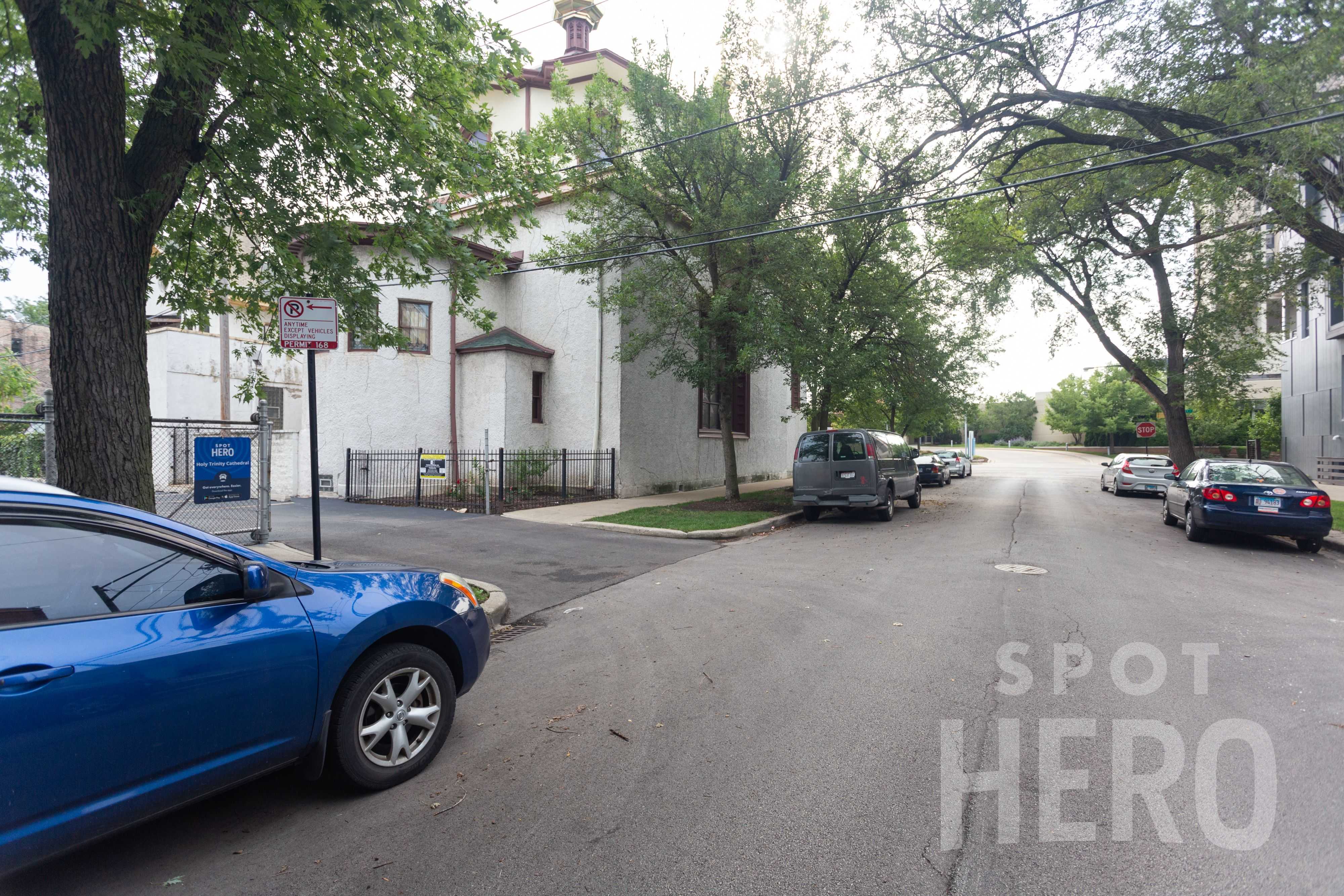 1121 North Leavitt Street Parking