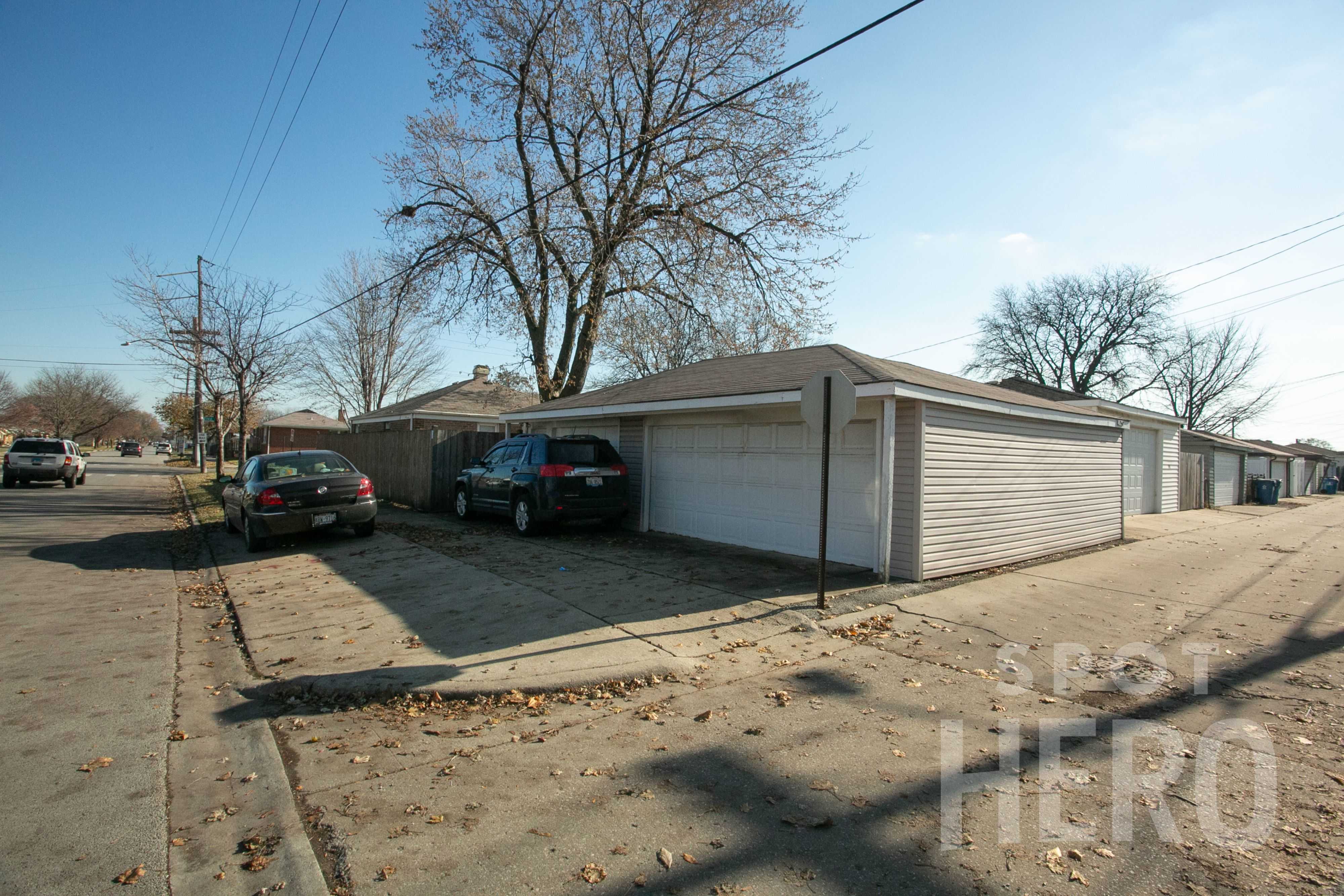 3548 Ernst Street Parking