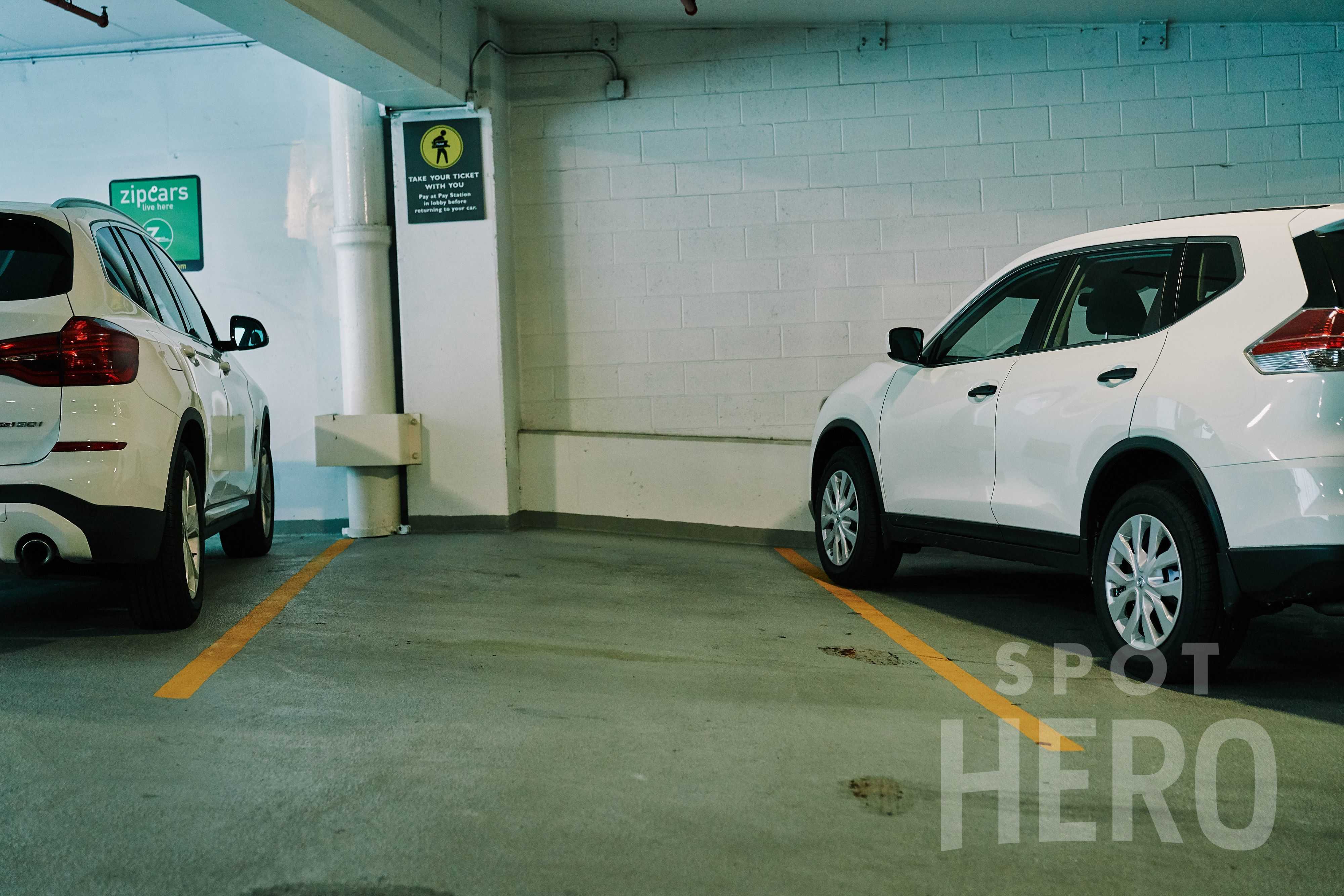 520 North Kingsbury Street Parking