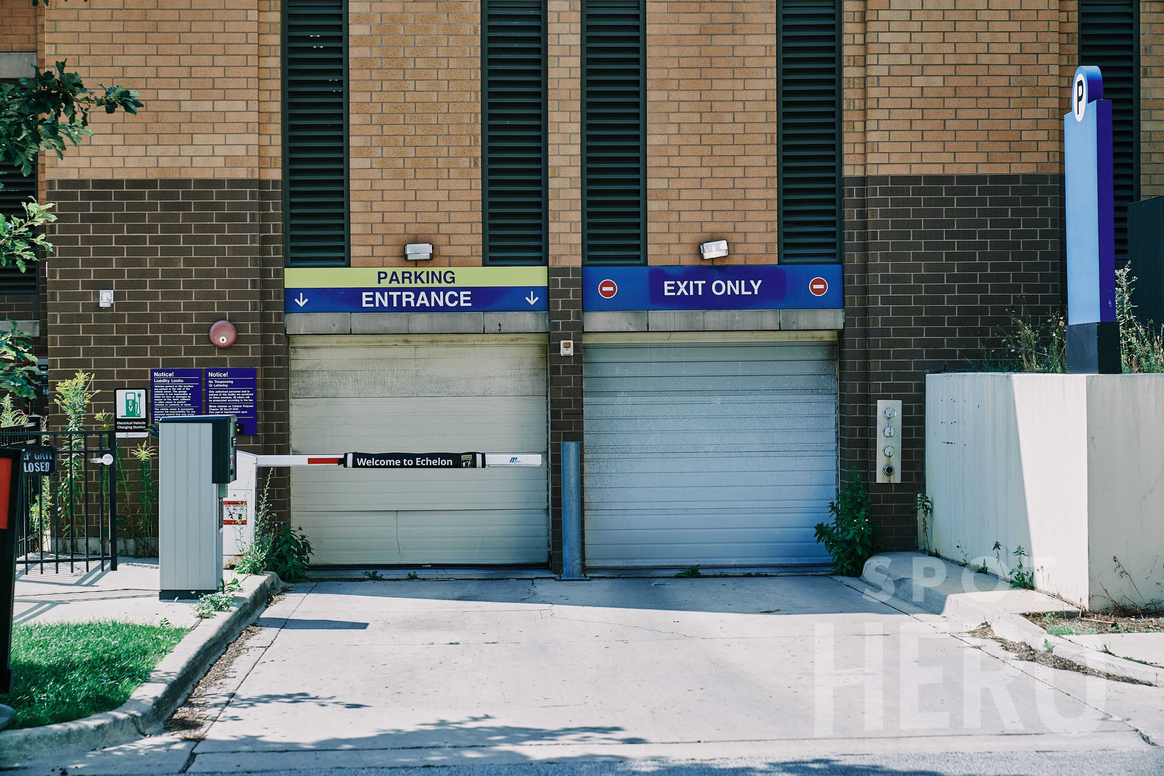 353 North Desplaines Street Parking