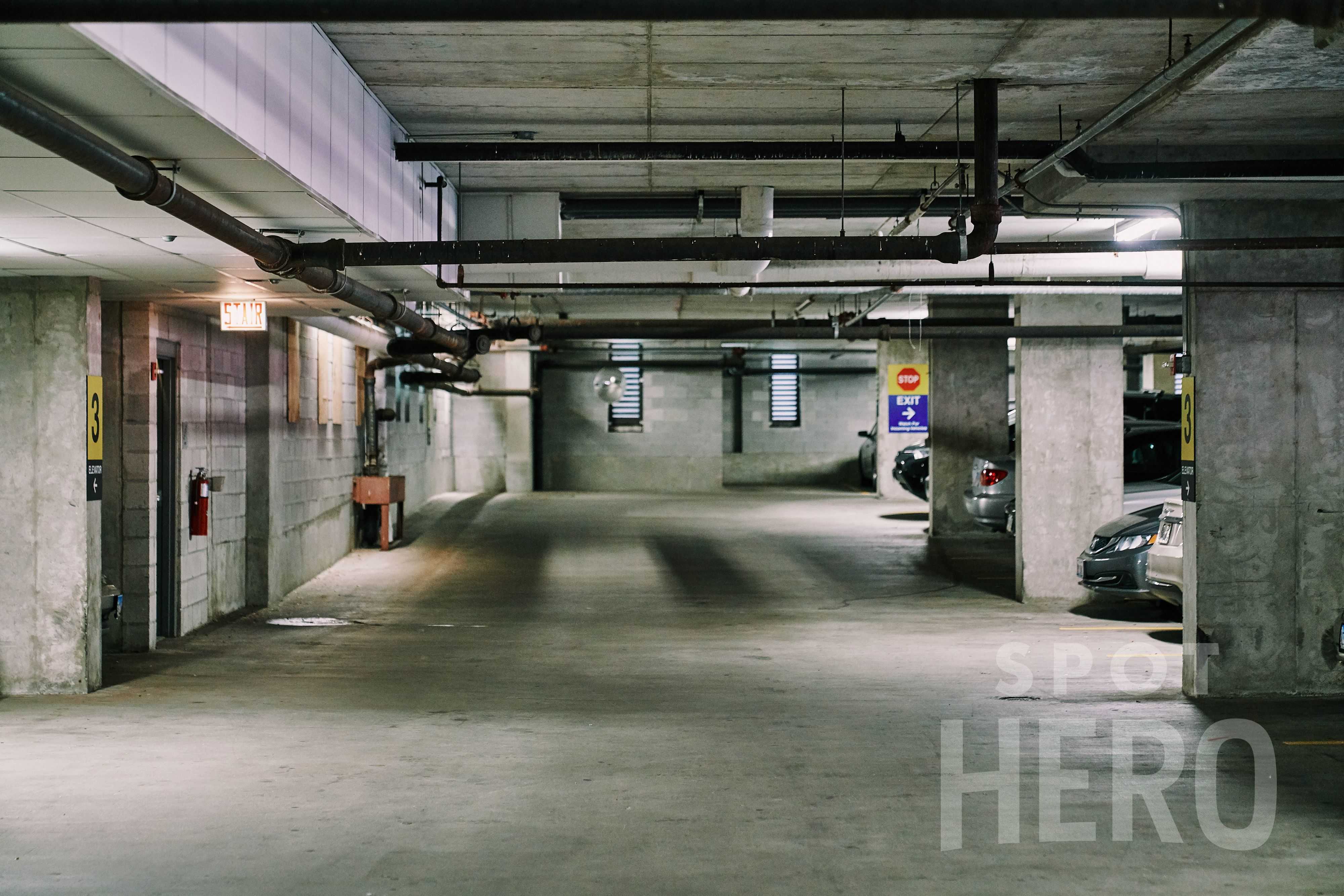 353 North Desplaines Street Parking