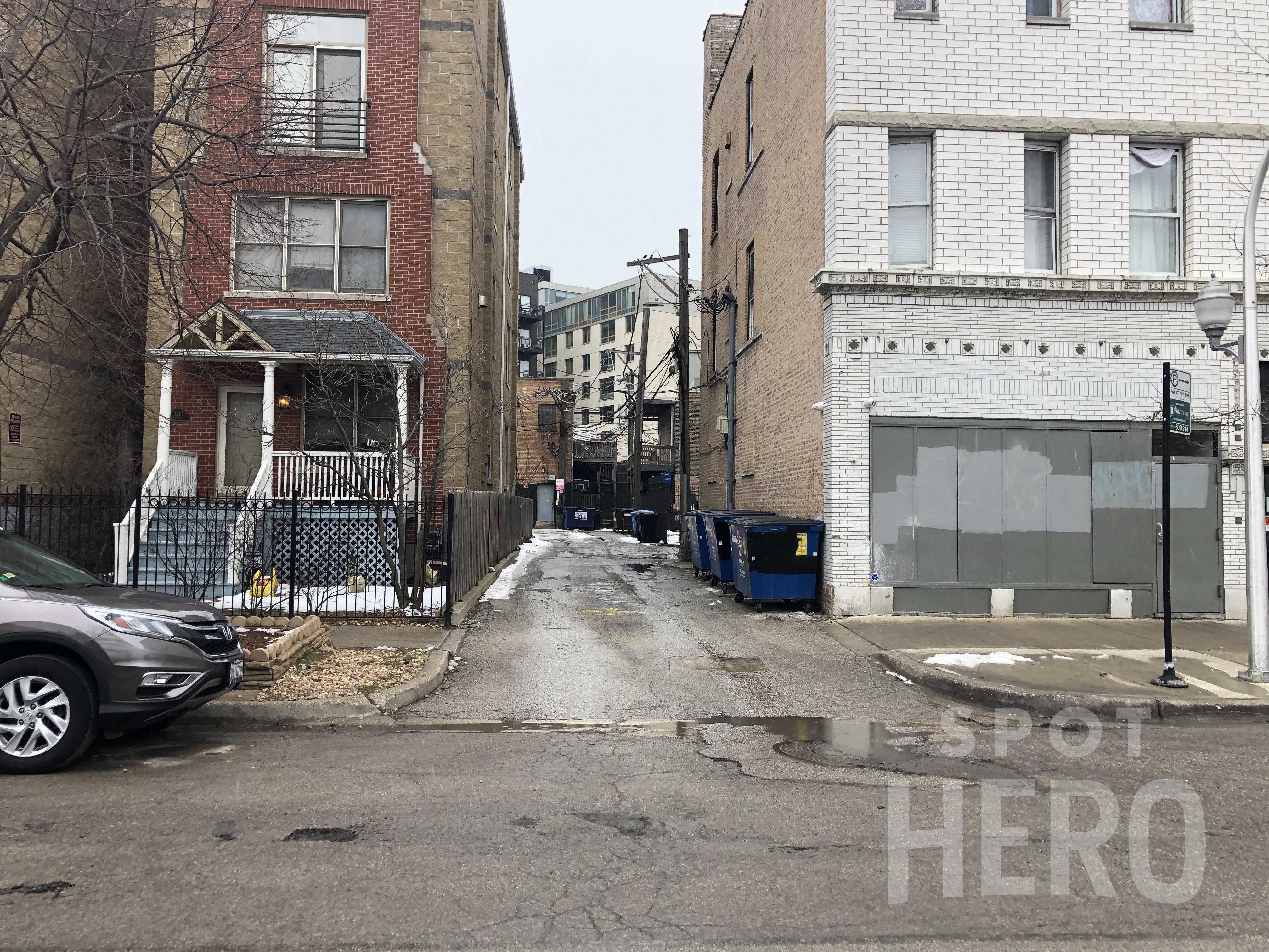 3215 North Wilton Avenue Parking