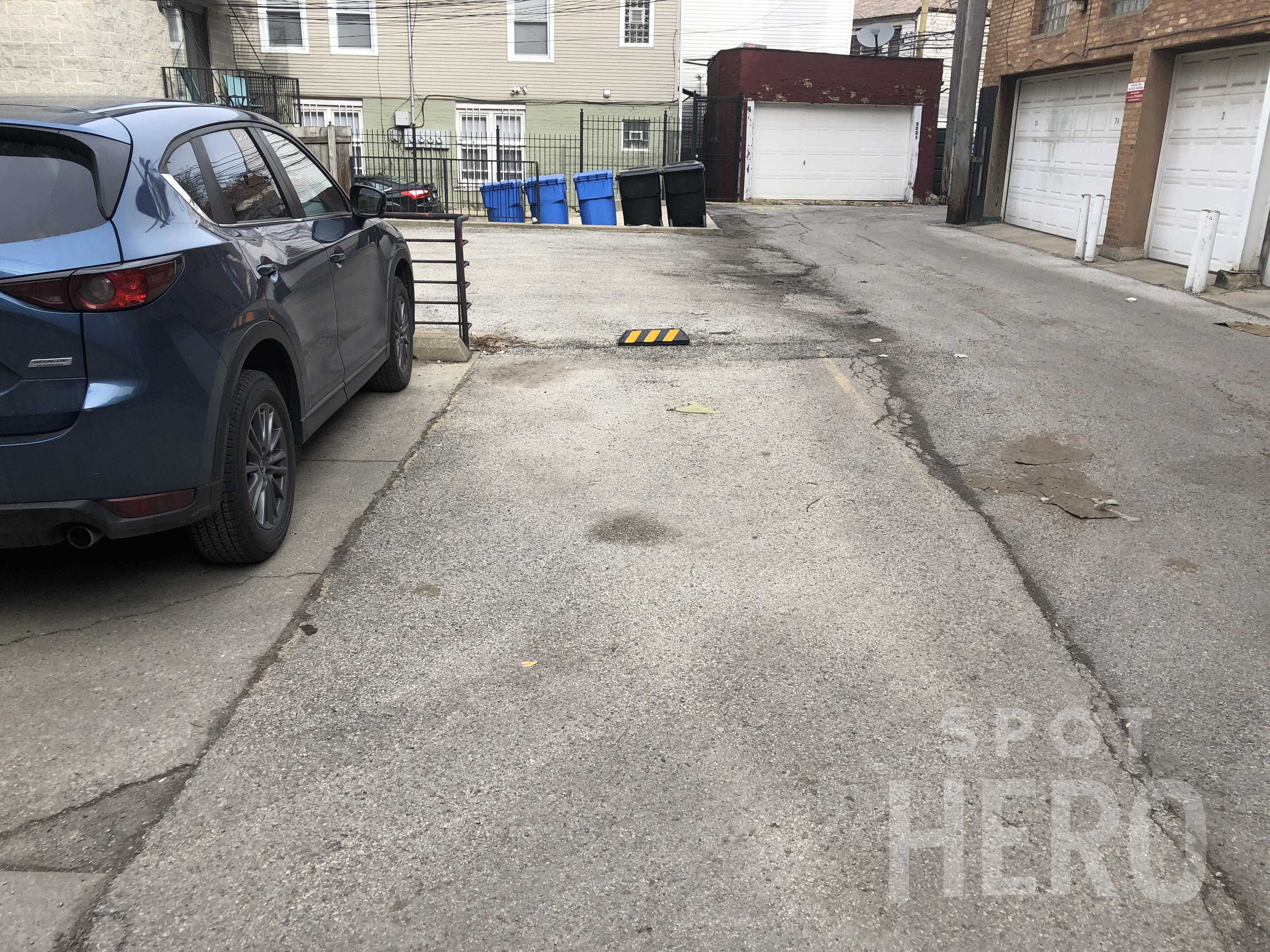 3215 North Wilton Avenue Parking