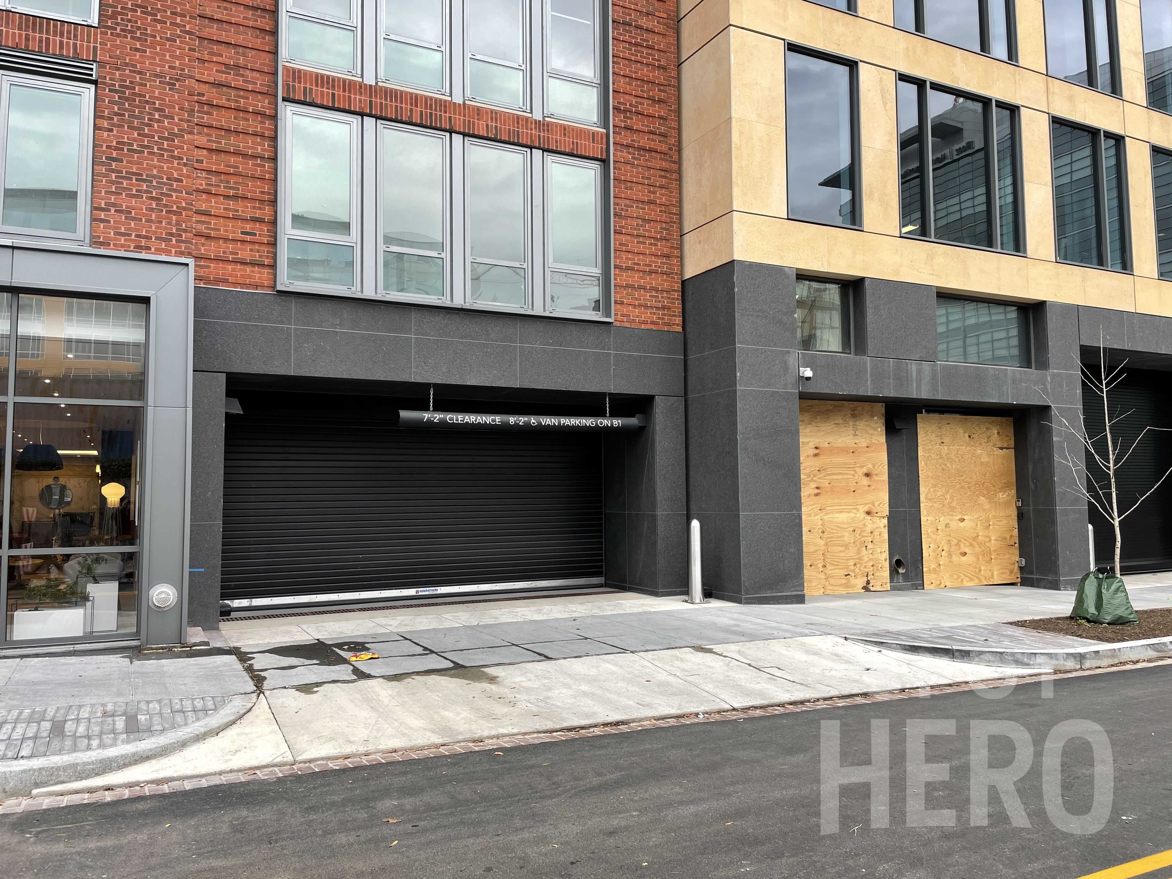 2208 West Hubbard Street Parking