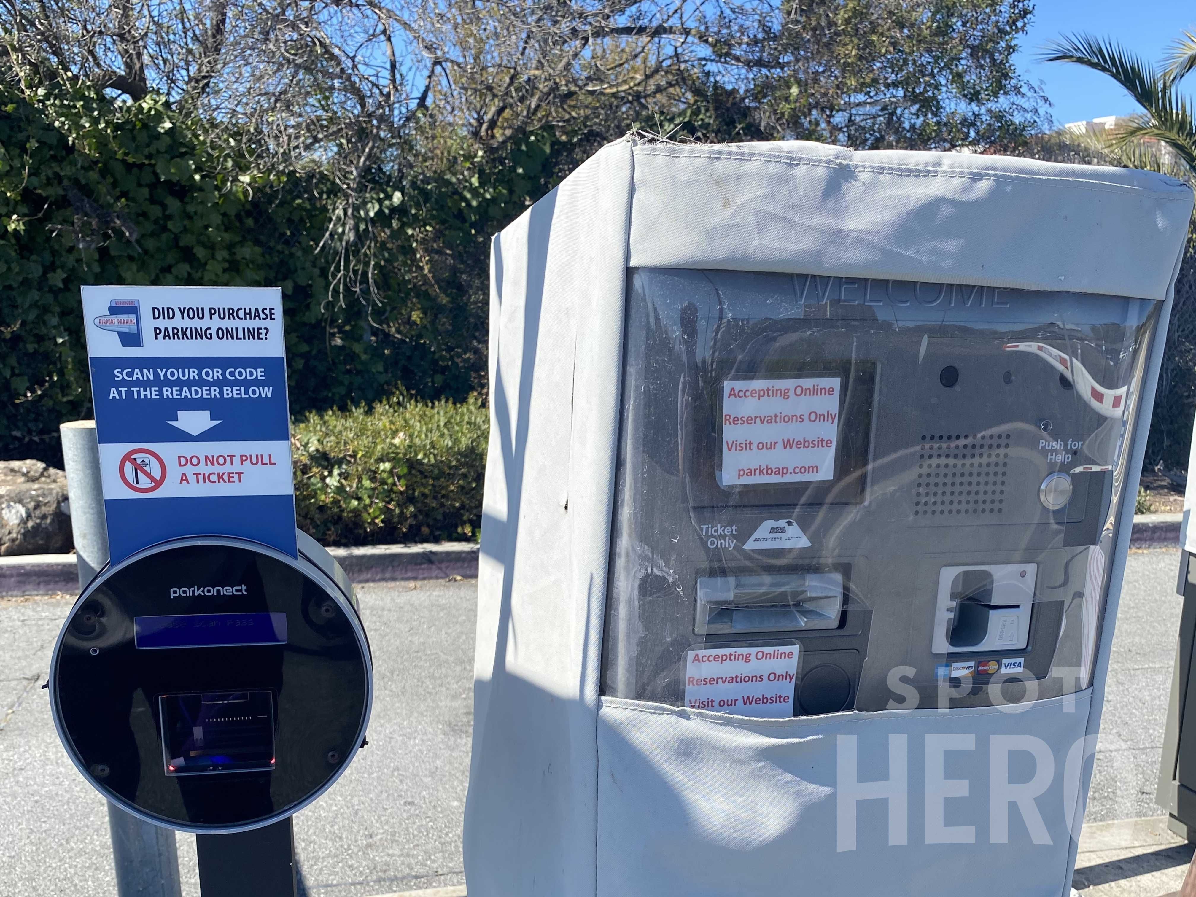 620 Airport Boulevard Parking