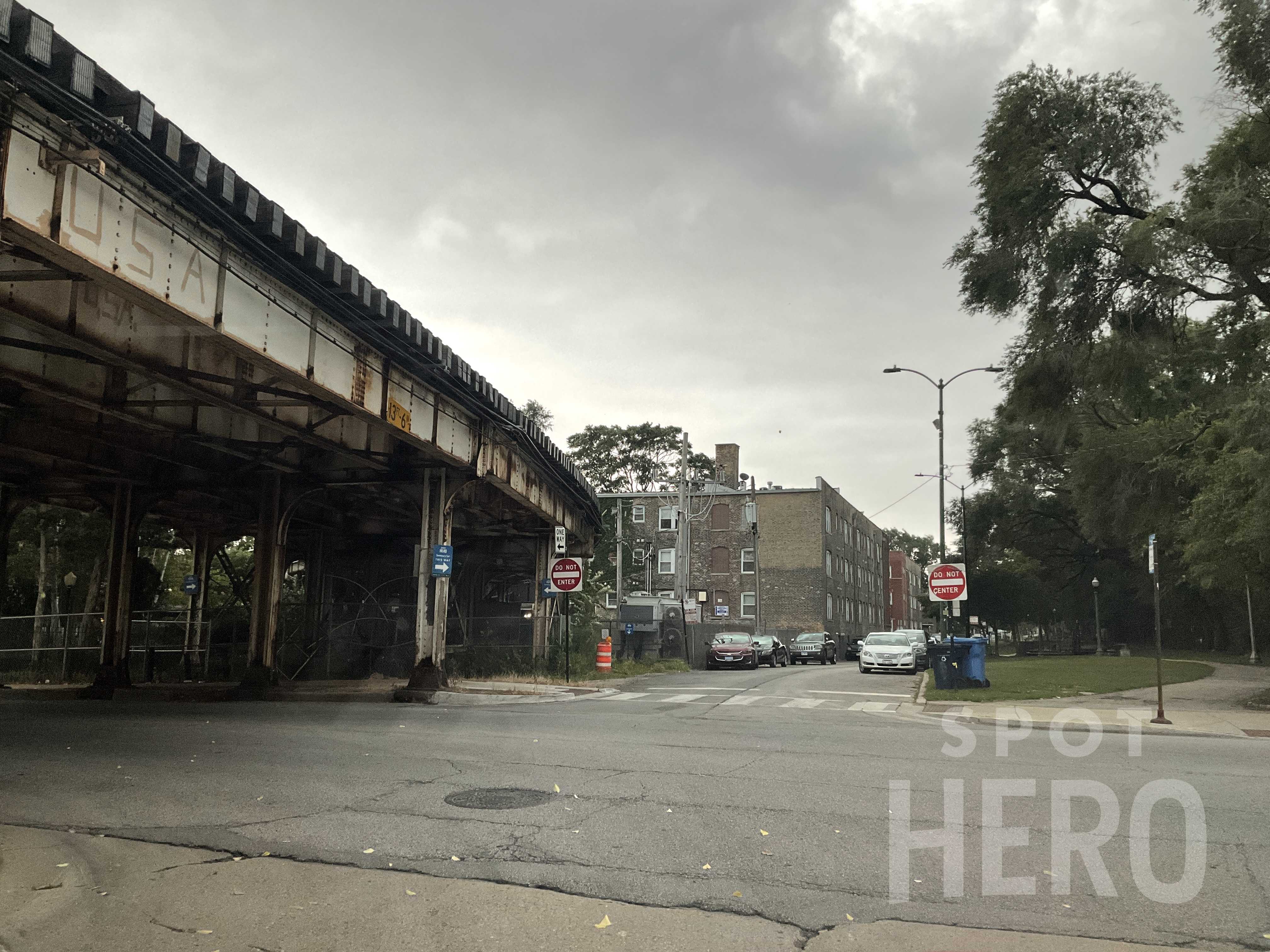 3991 North Seminary Avenue Parking