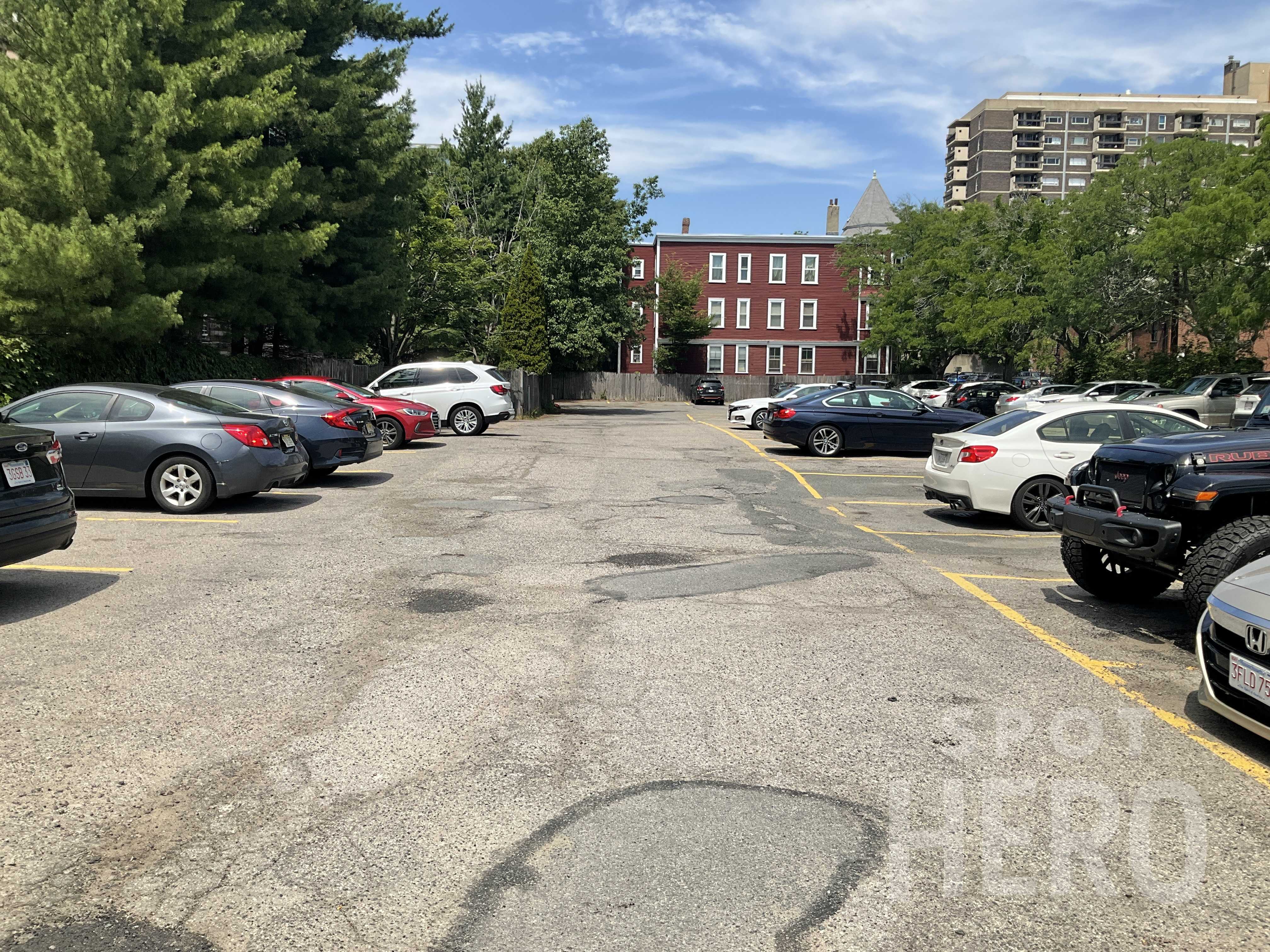 438 Green Street Parking