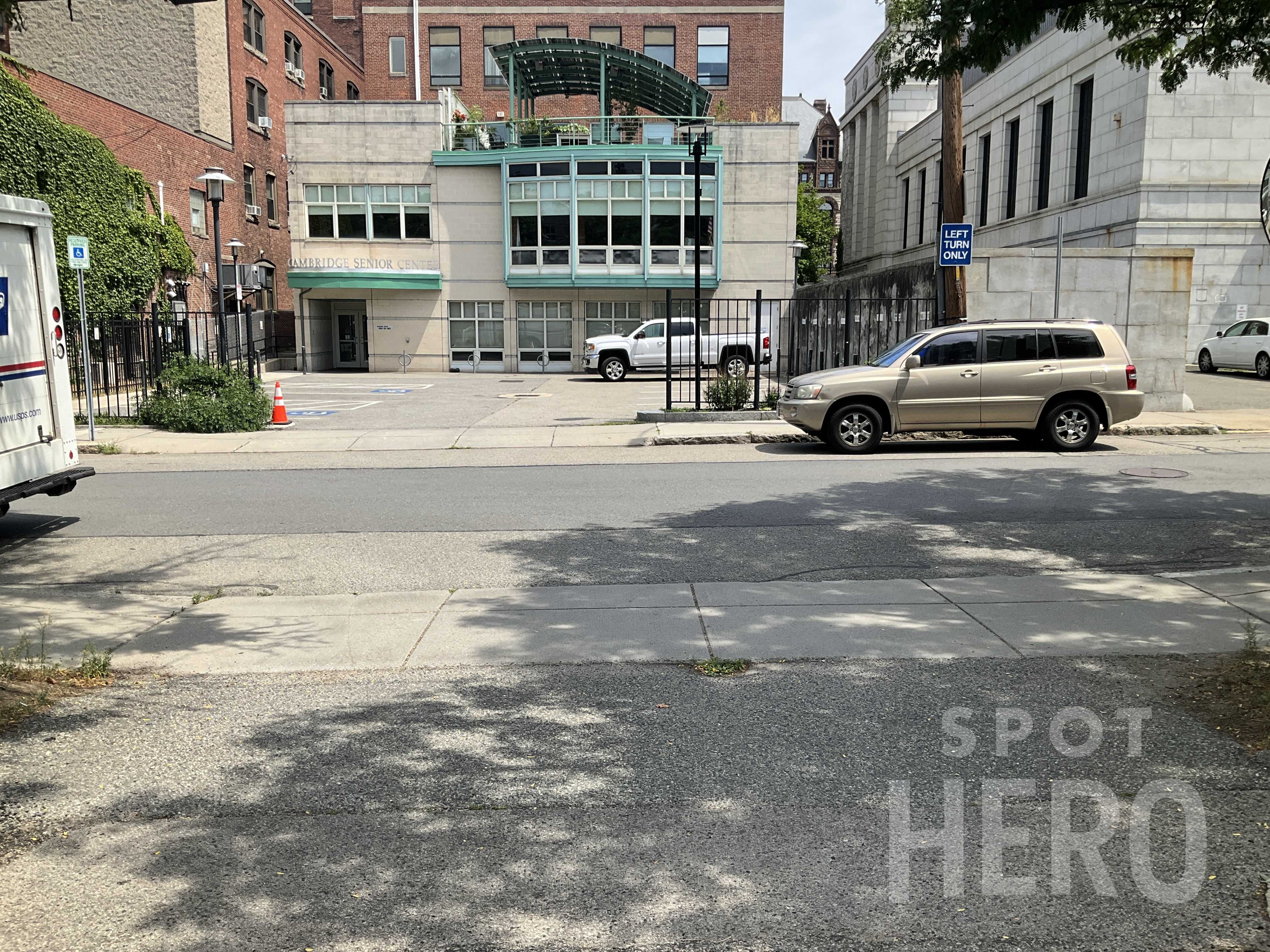 438 Green Street Parking