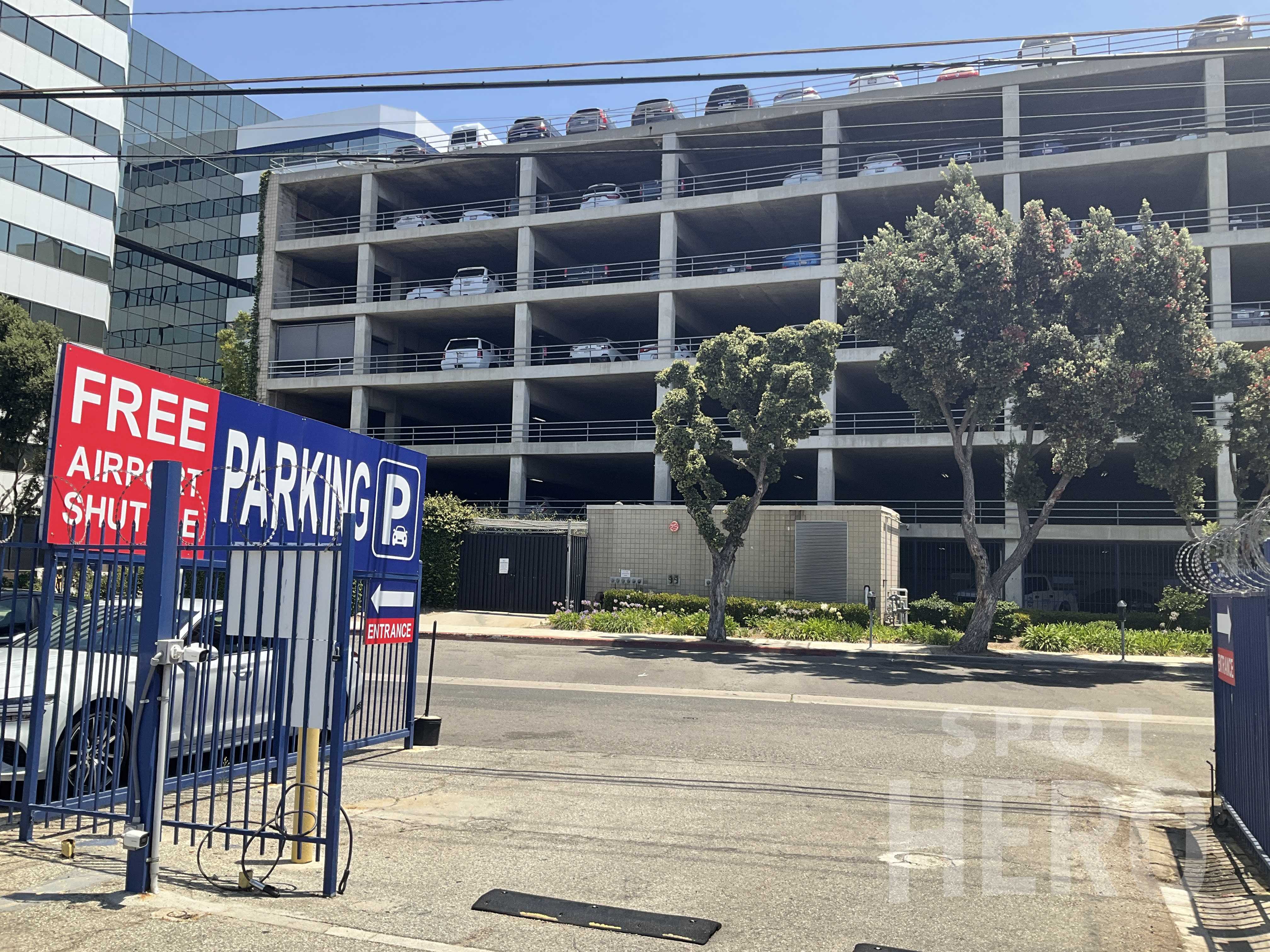 10121 Glasgow Place Parking