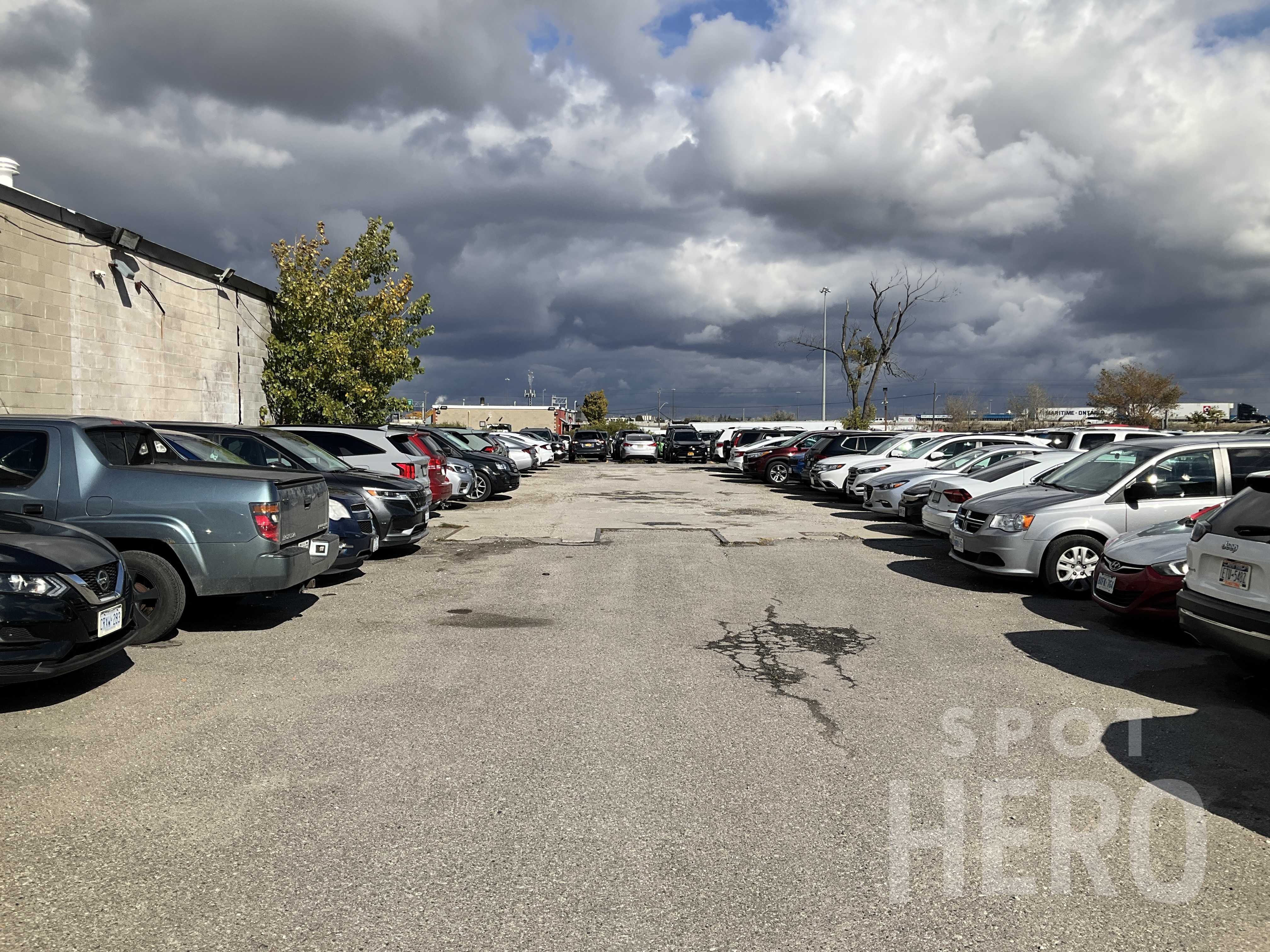 3356 Elmbank Road Parking
