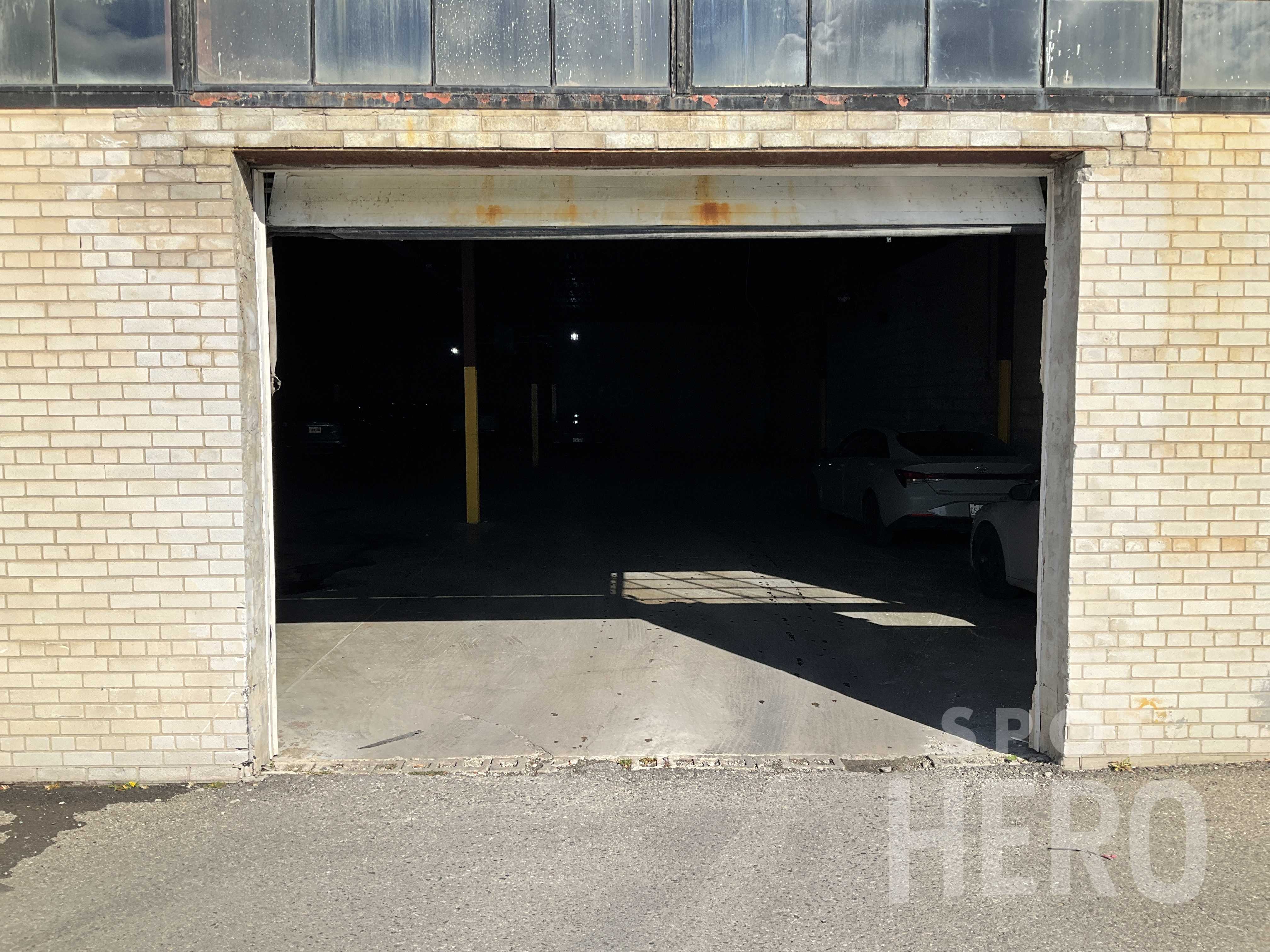 3356 Elmbank Road Parking