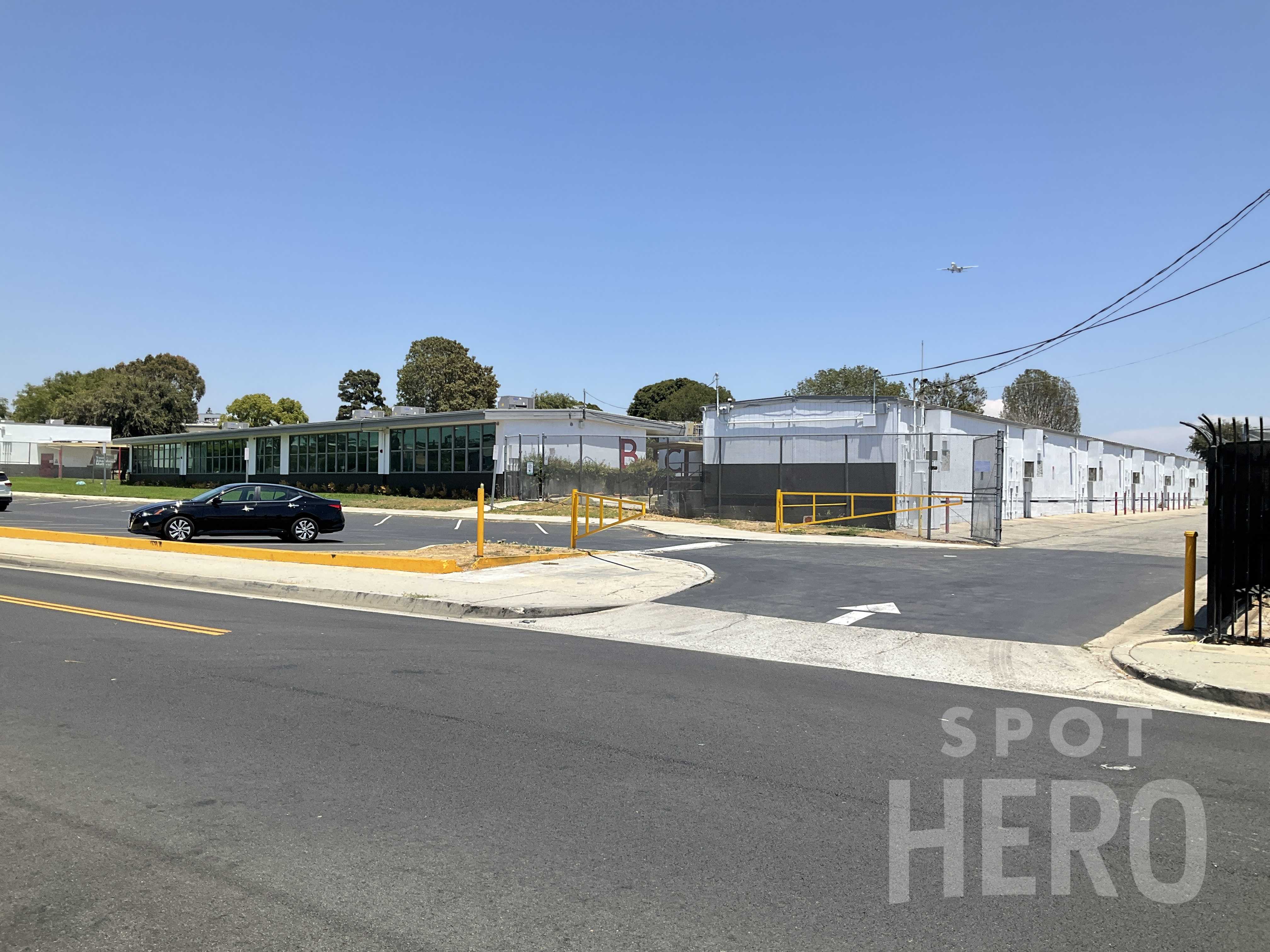 10500 Yukon Avenue South Parking