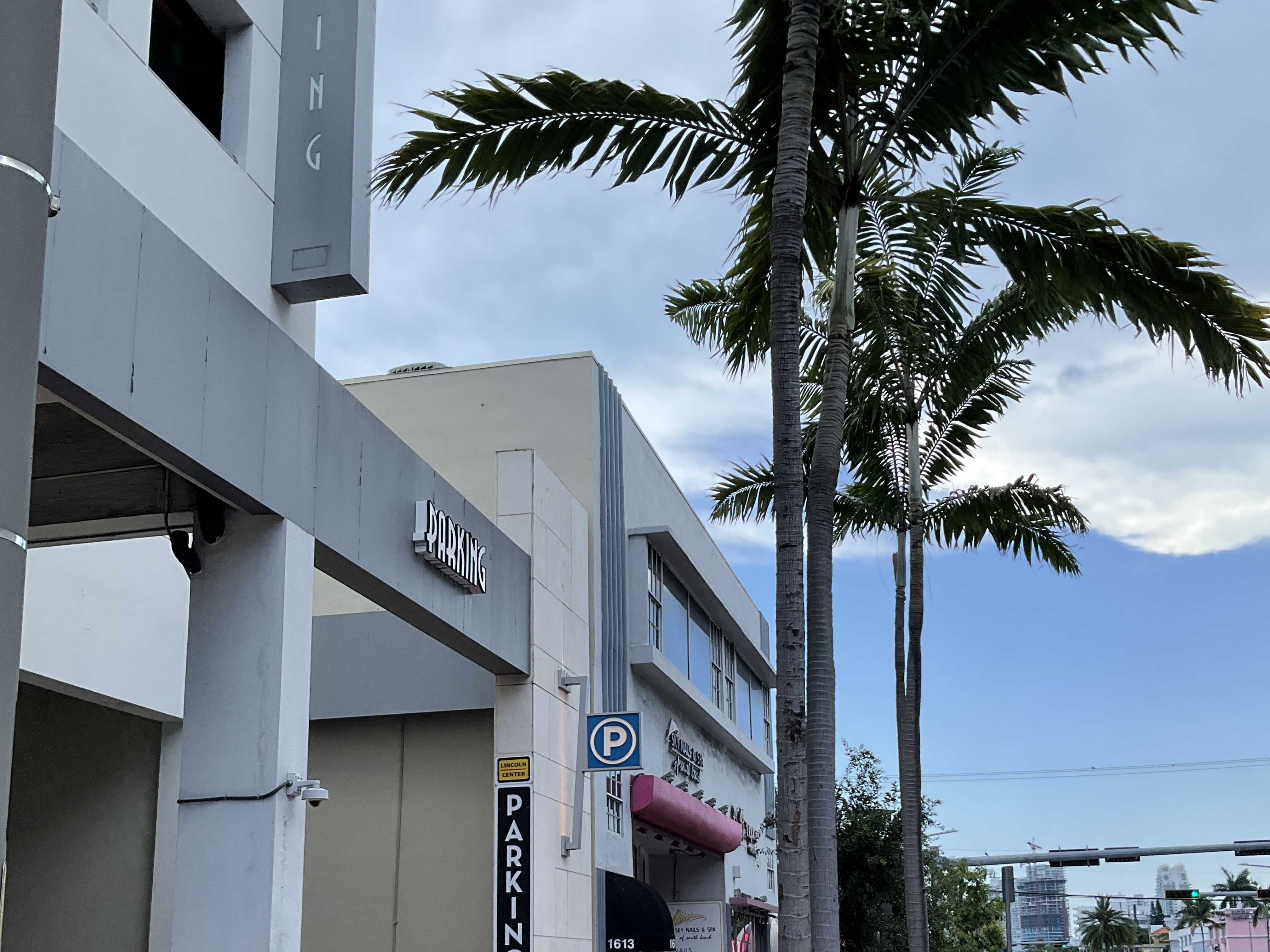 Parking for 1111 Lincoln Road, Legacy Parking