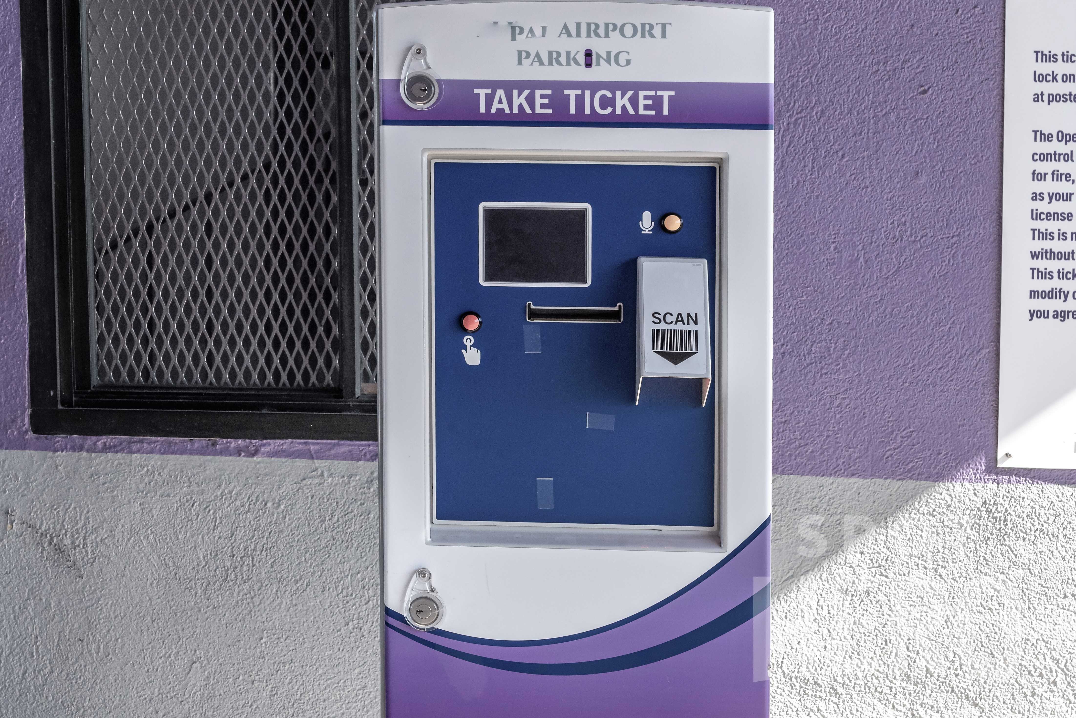 Atlanta Airport Parking | Daily Rates From $4.75 | SpotHero