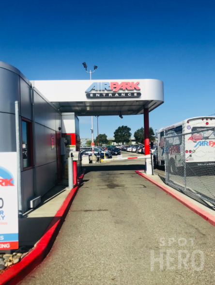 Oakland Airport Parking | Daily Rates From $6 | SpotHero