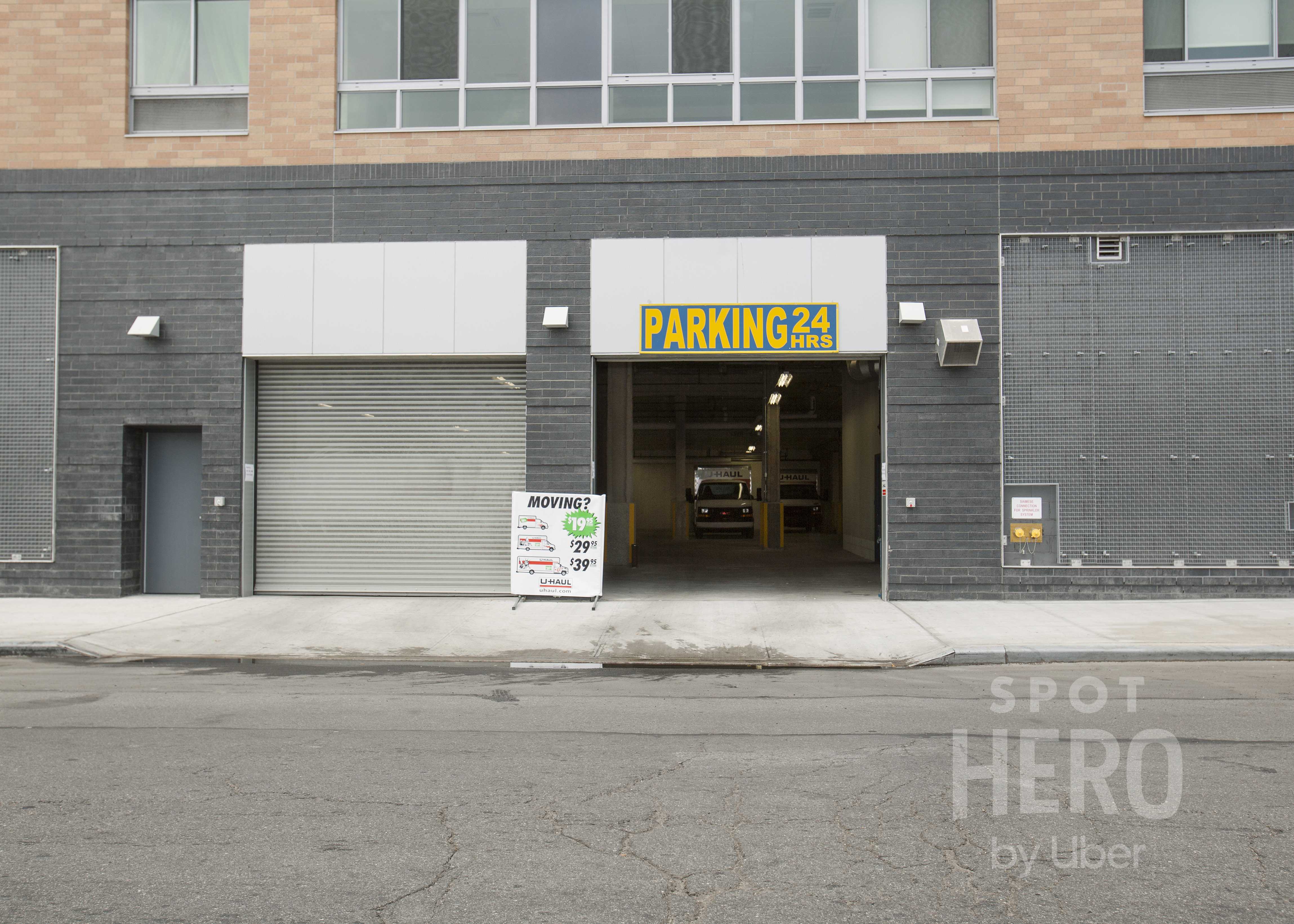 1495 West Farms Road Parking