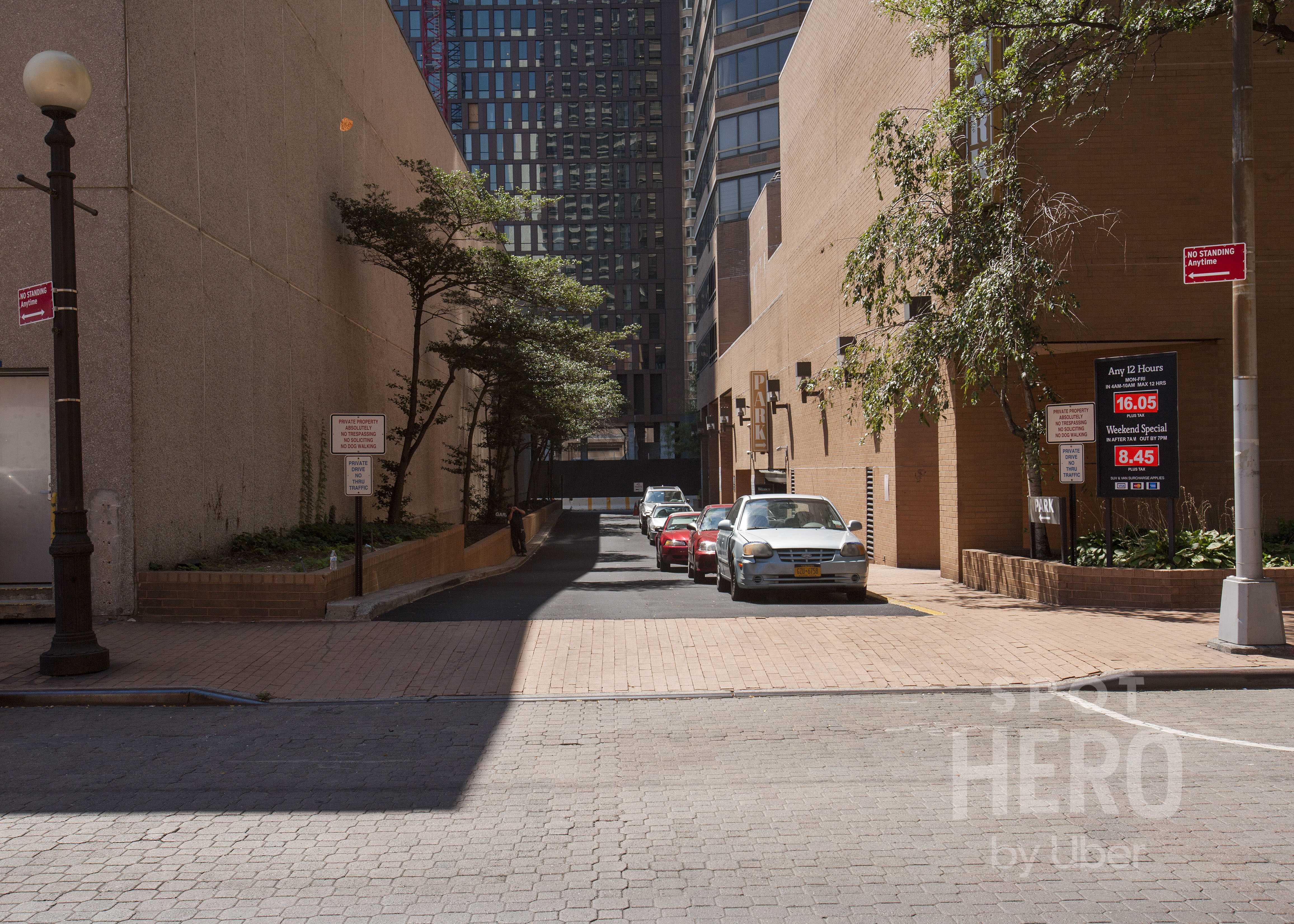 475 East 36th Street Parking