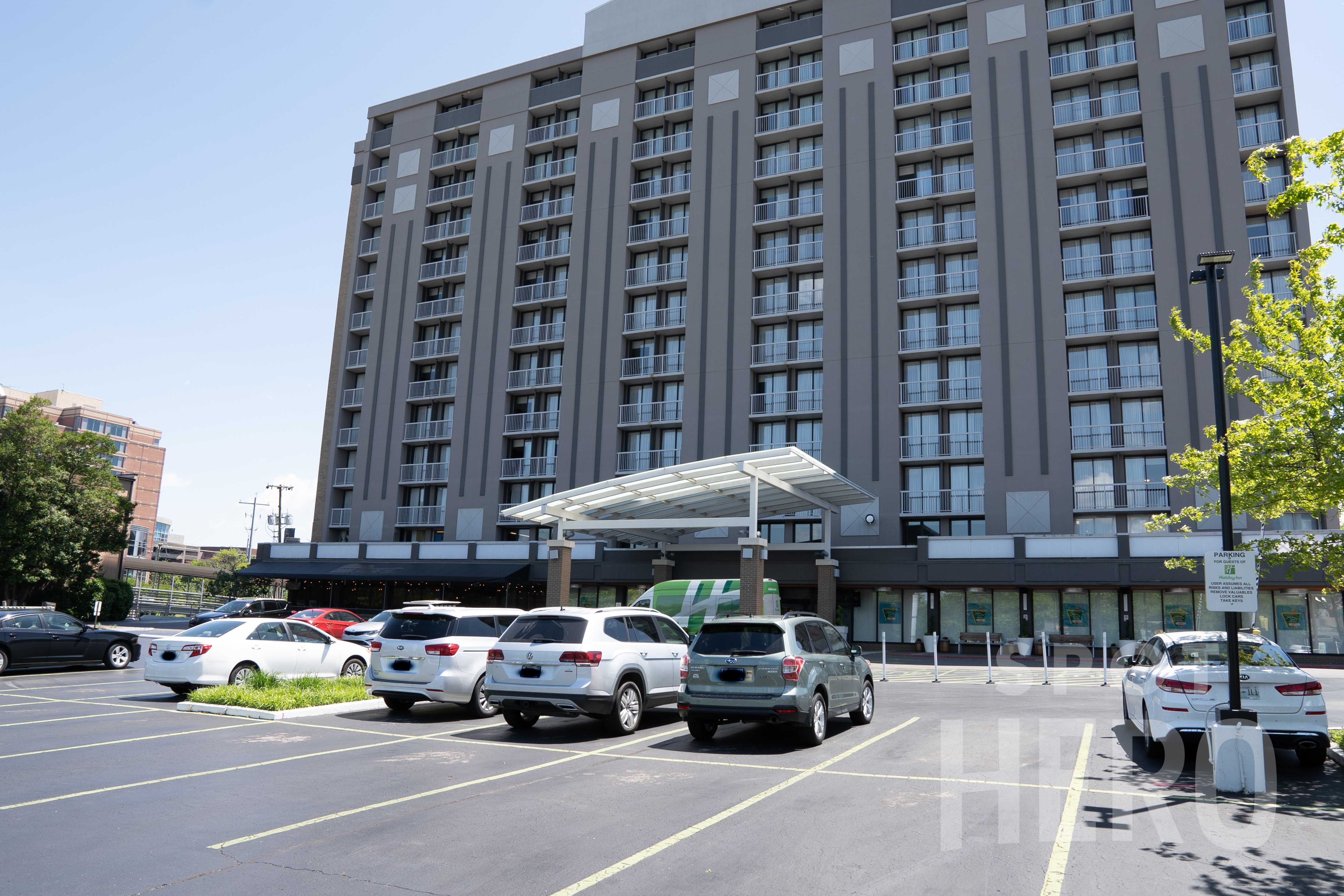 2613 West End Avenue Parking