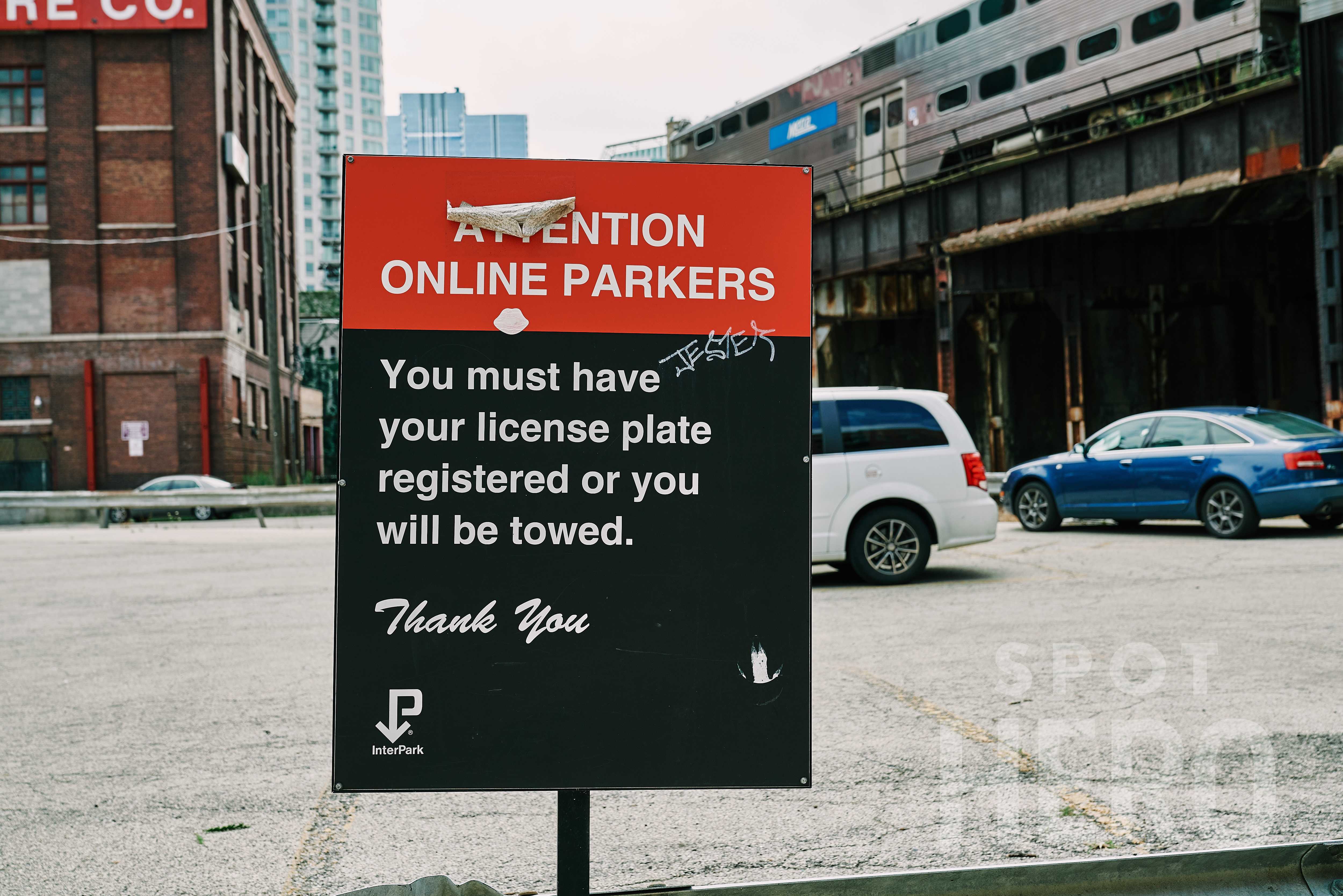 511 West Kinzie Street Parking