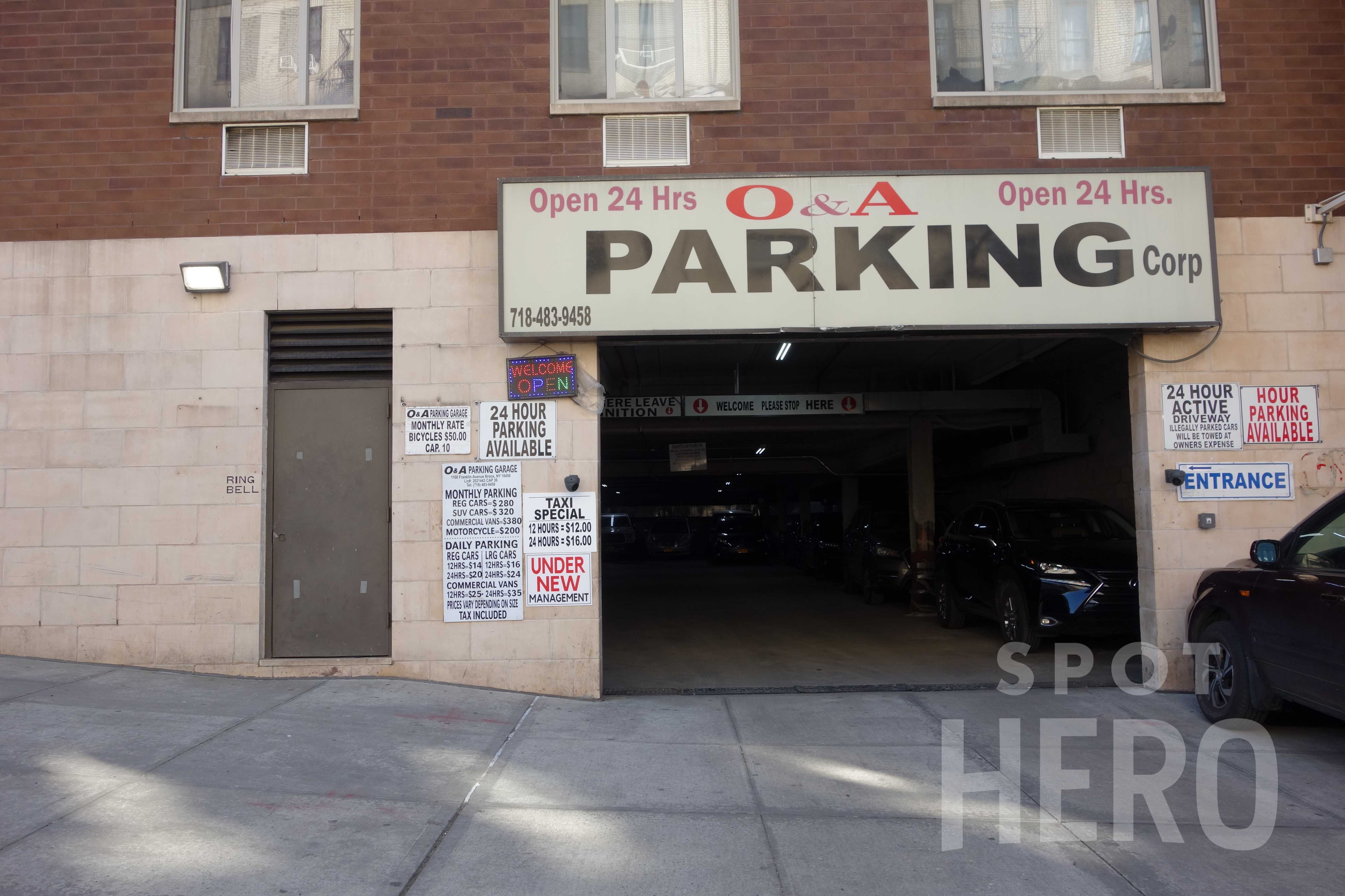 1100 Franklin Avenue Parking
