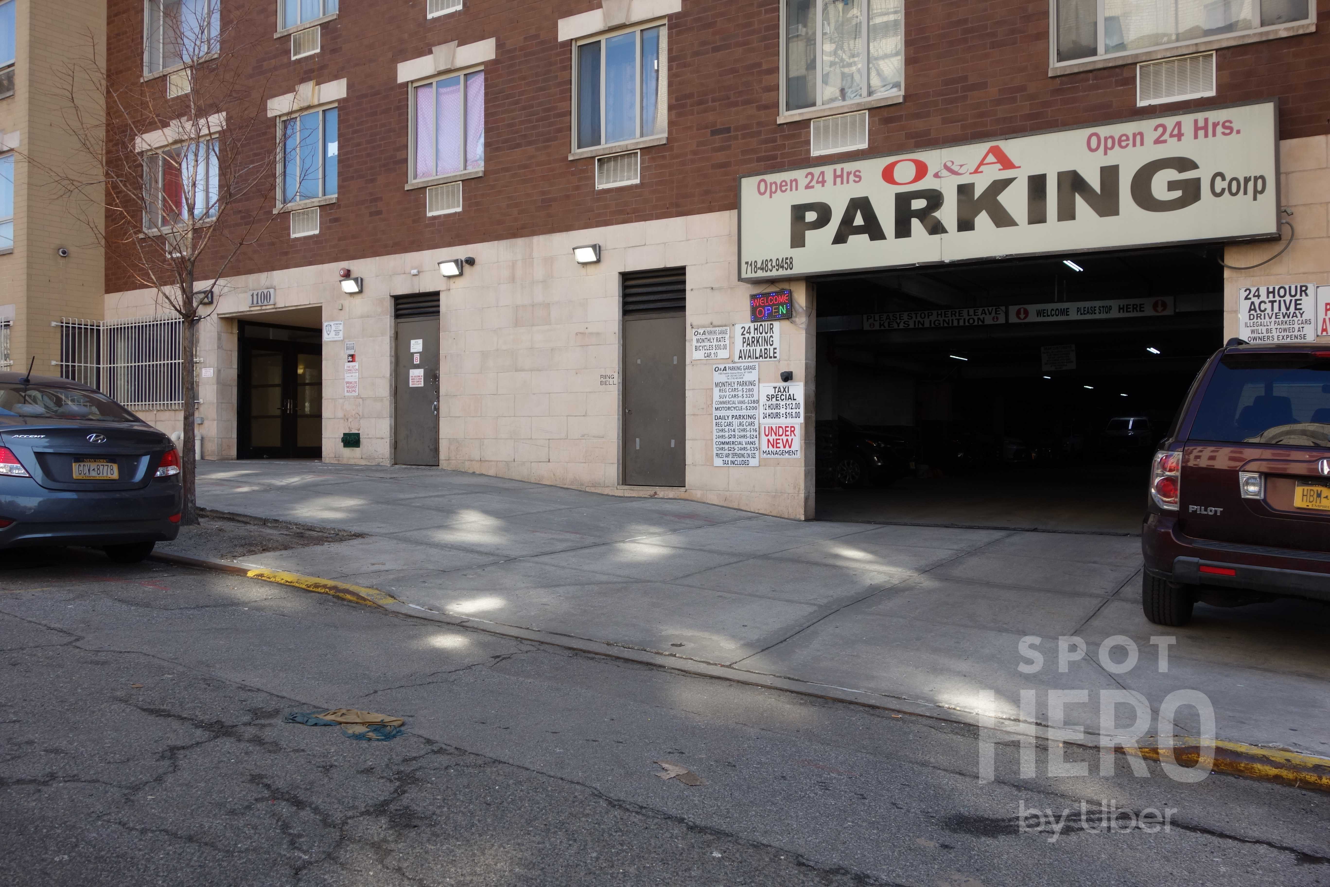 1100 Franklin Avenue Parking