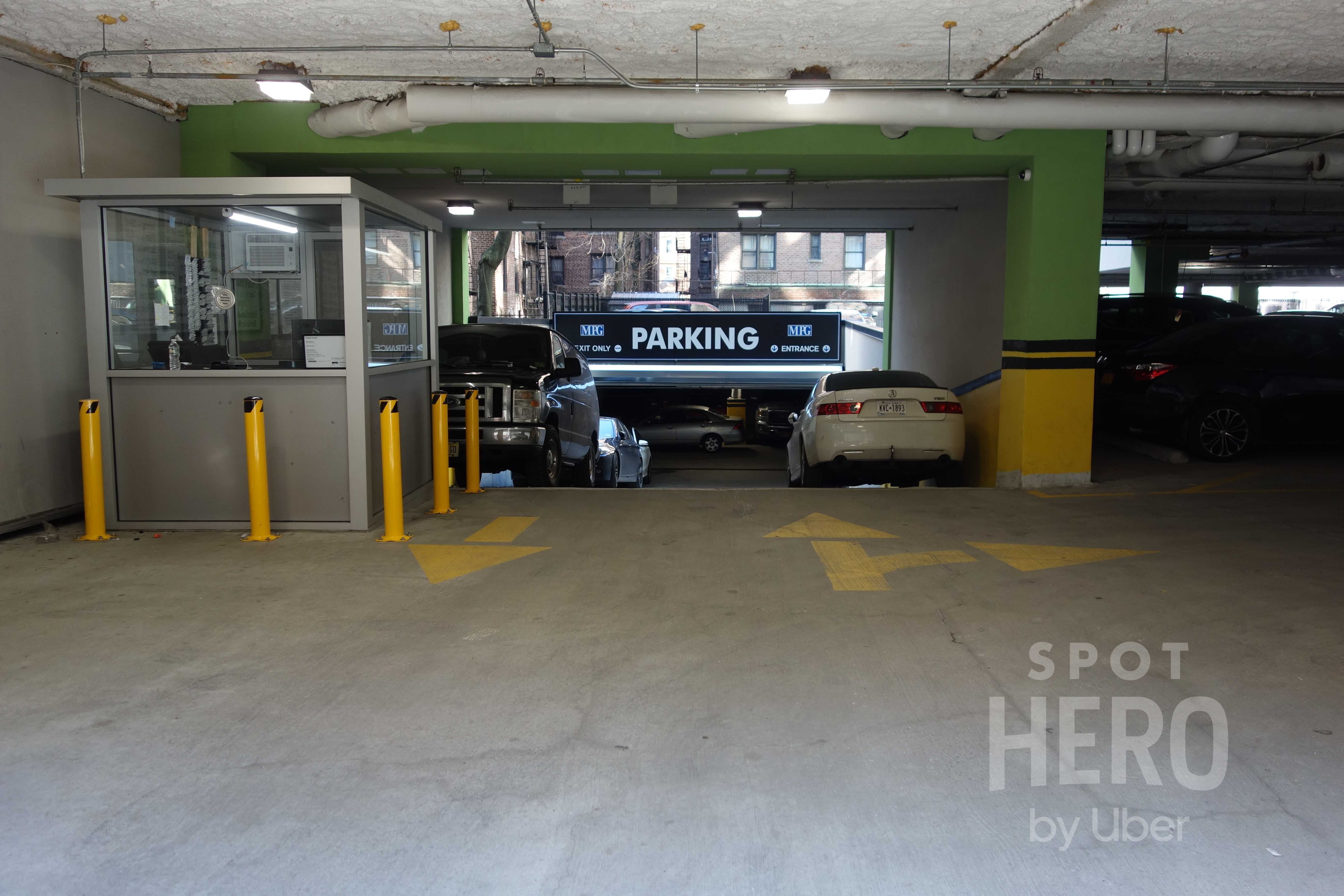 2519 Creston Avenue Parking
